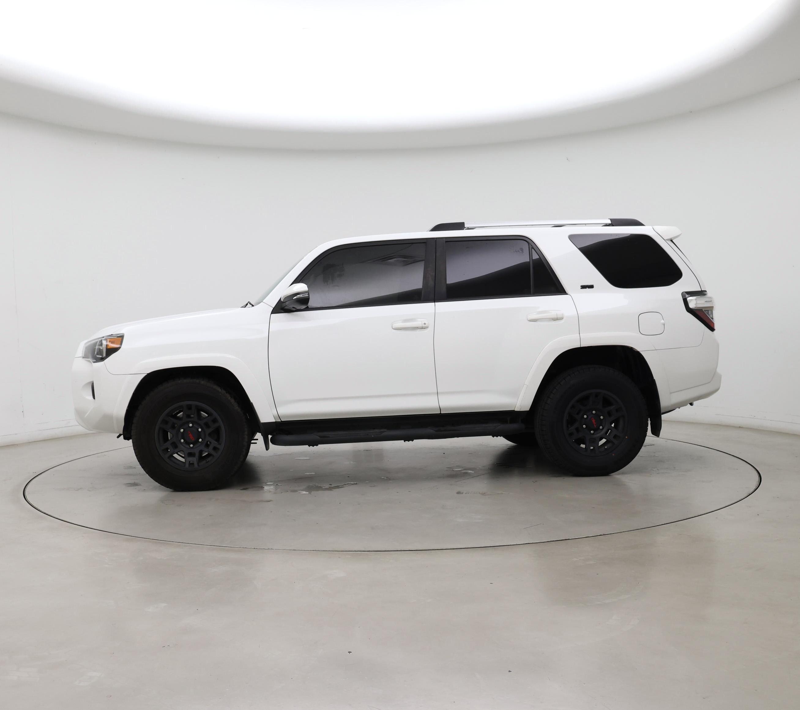 Thumbnail: 2020 Toyota 4Runner - 3