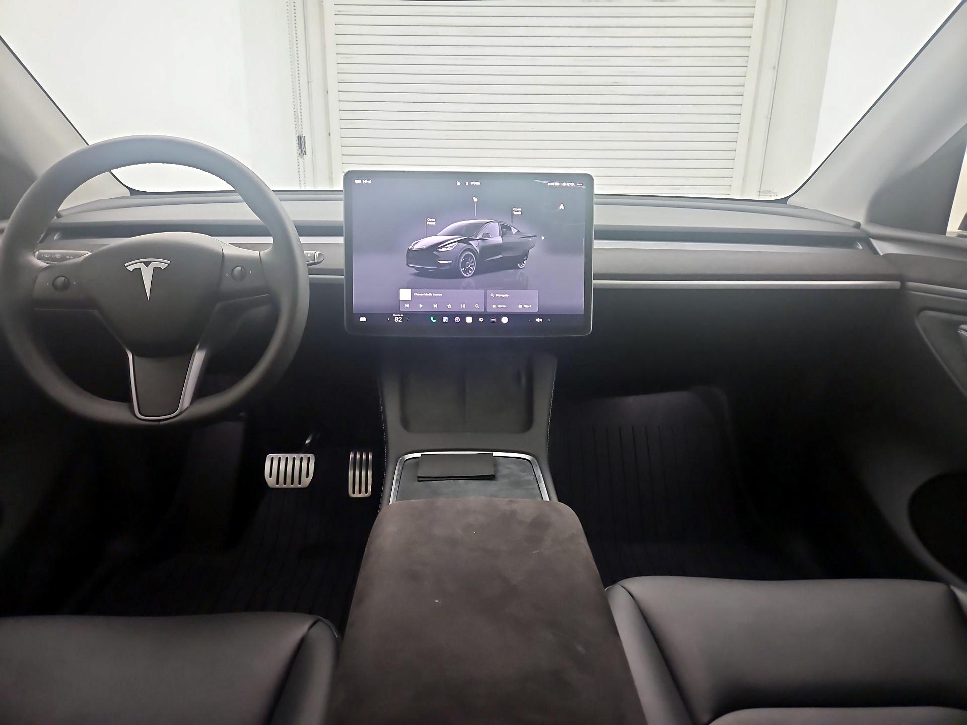 Thumbnail: 2025 Tesla Model Y - 9