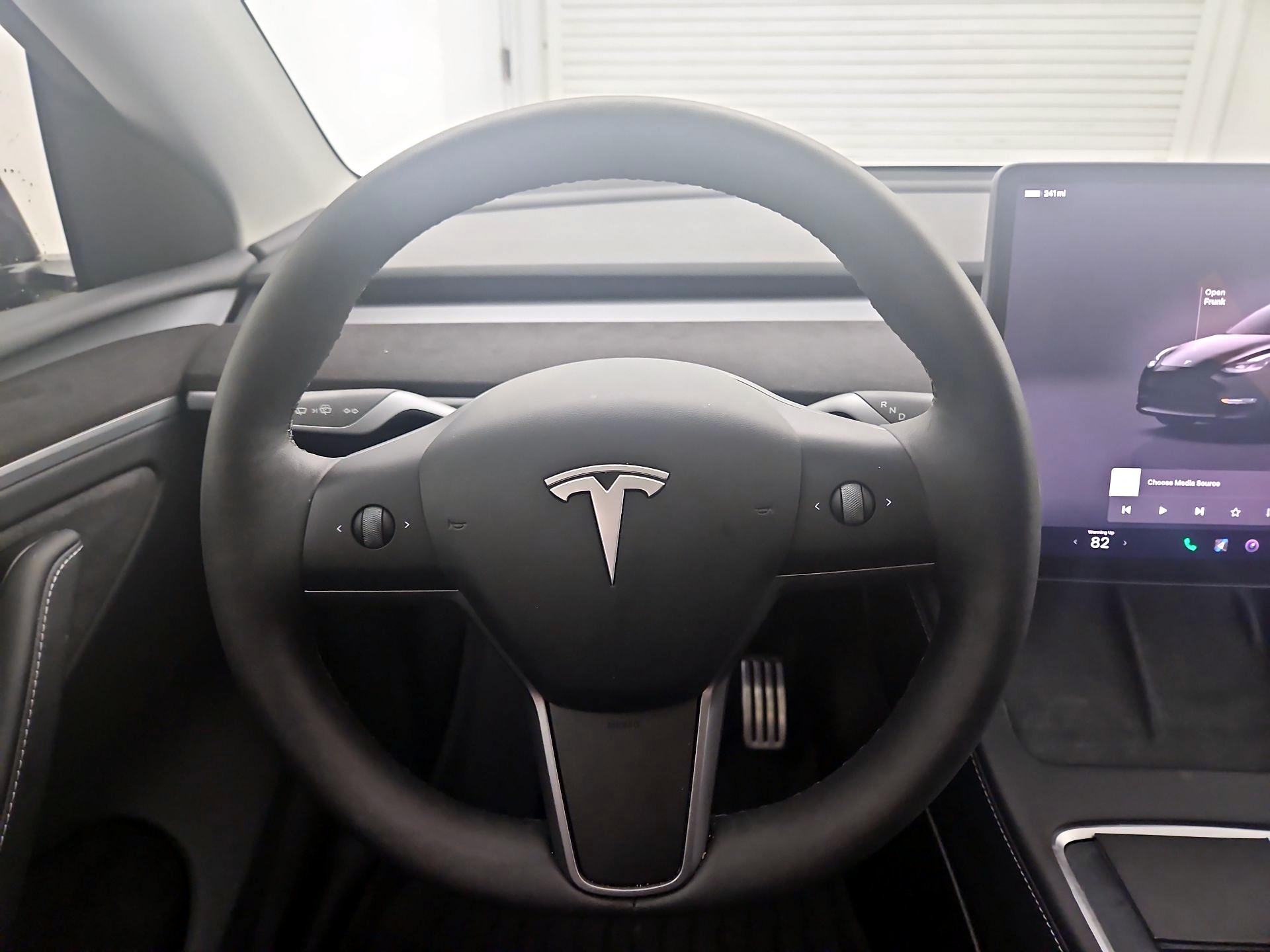 Thumbnail: 2025 Tesla Model Y - 10