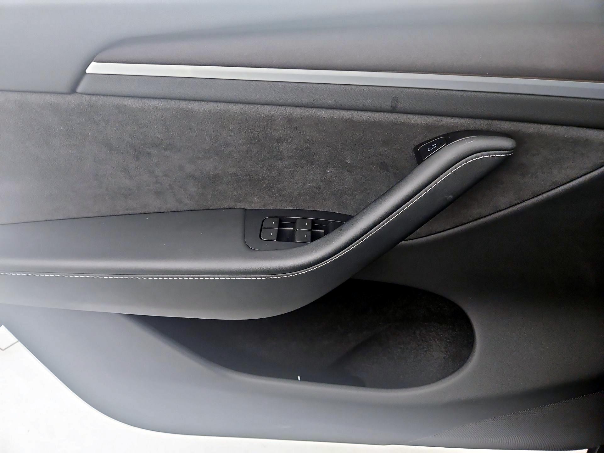 Thumbnail: 2025 Tesla Model Y - 12