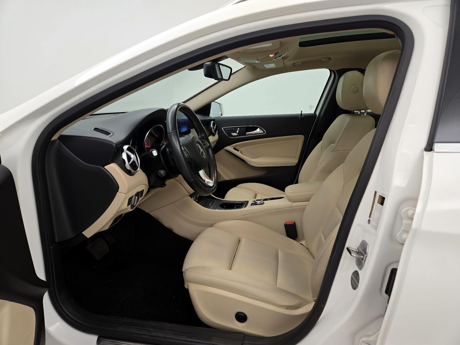 Thumbnail: 2019 Mercedes-Benz GLA - 11