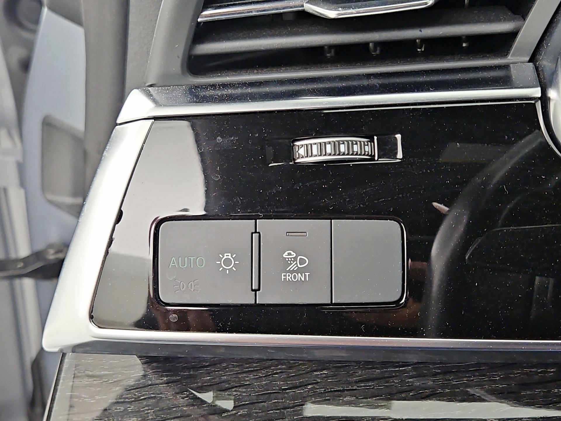 Thumbnail: 2019 Audi Q8 - 13