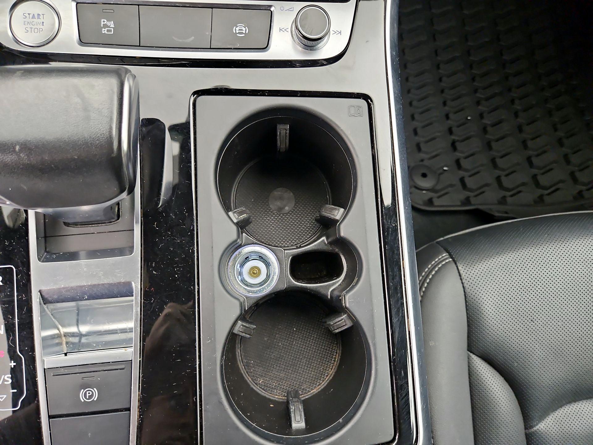 Thumbnail: 2019 Audi Q8 - 19