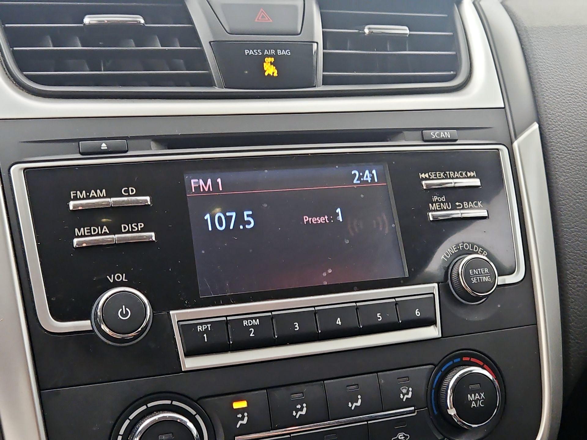 Thumbnail: 2017 Nissan Altima - 15