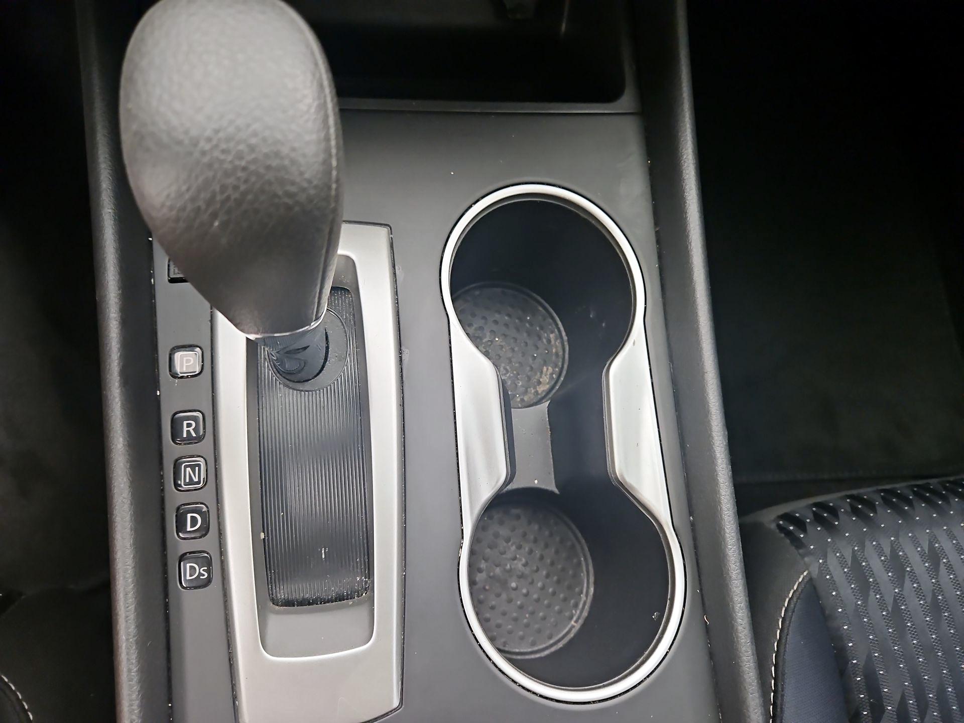 Thumbnail: 2017 Nissan Altima - 17