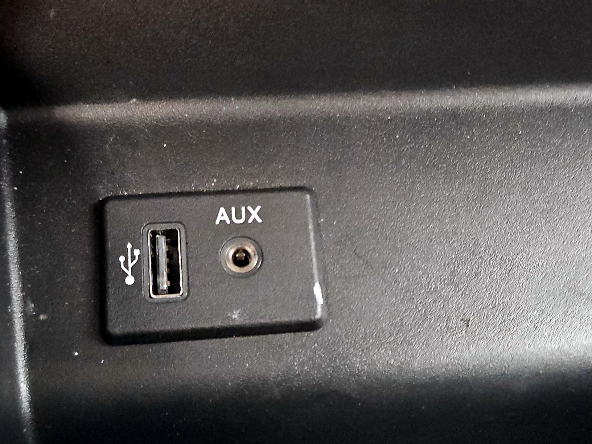 Thumbnail: 2017 Nissan Altima - 18