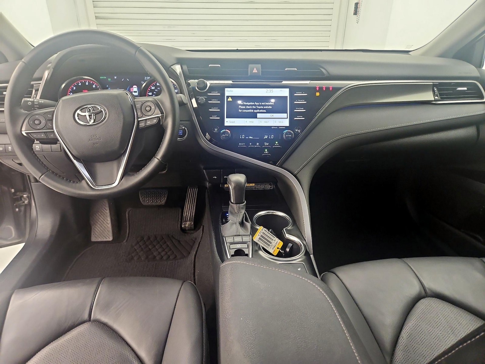 2020 Toyota Camry XSE - Photo 10