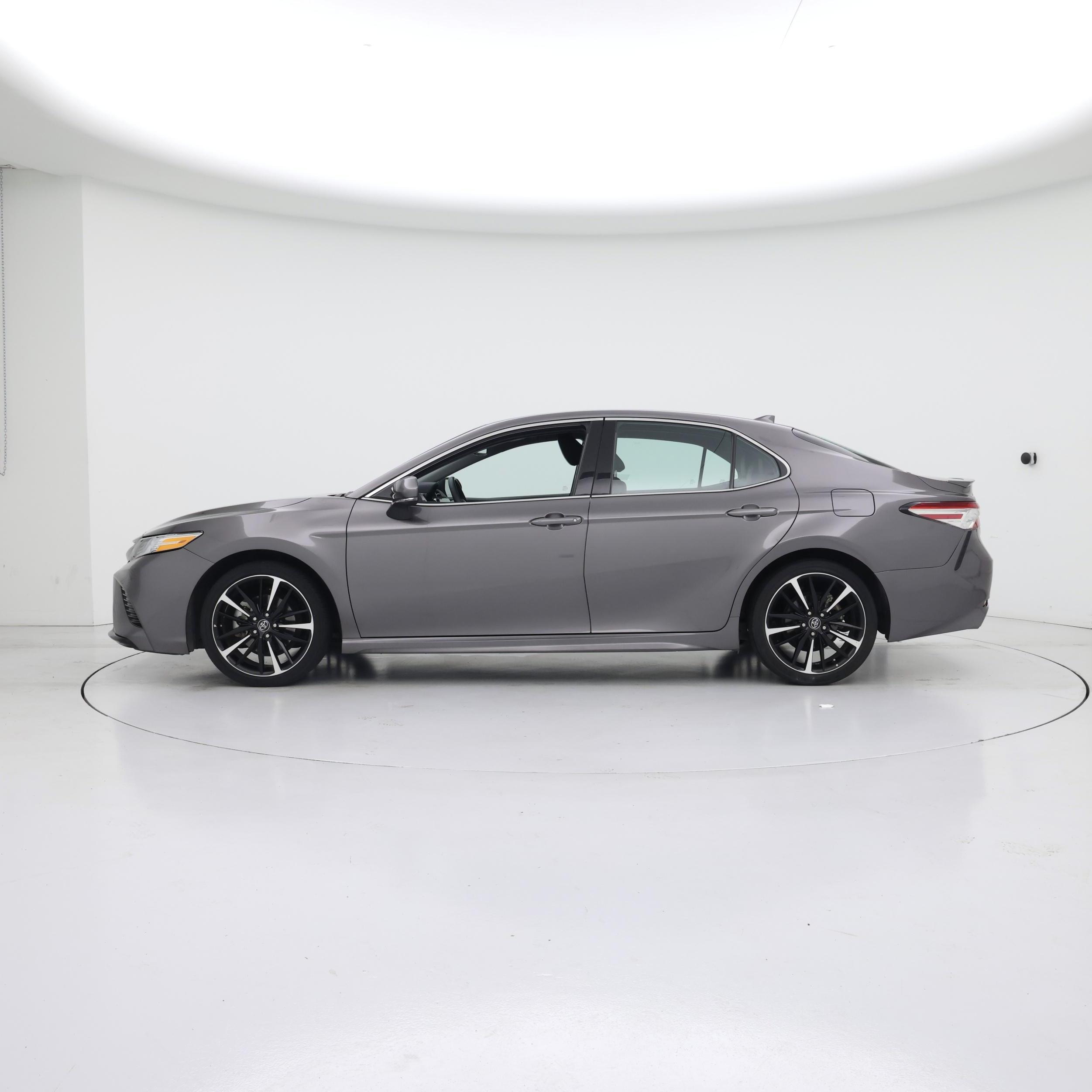 Thumbnail: 2020 Toyota Camry - 3