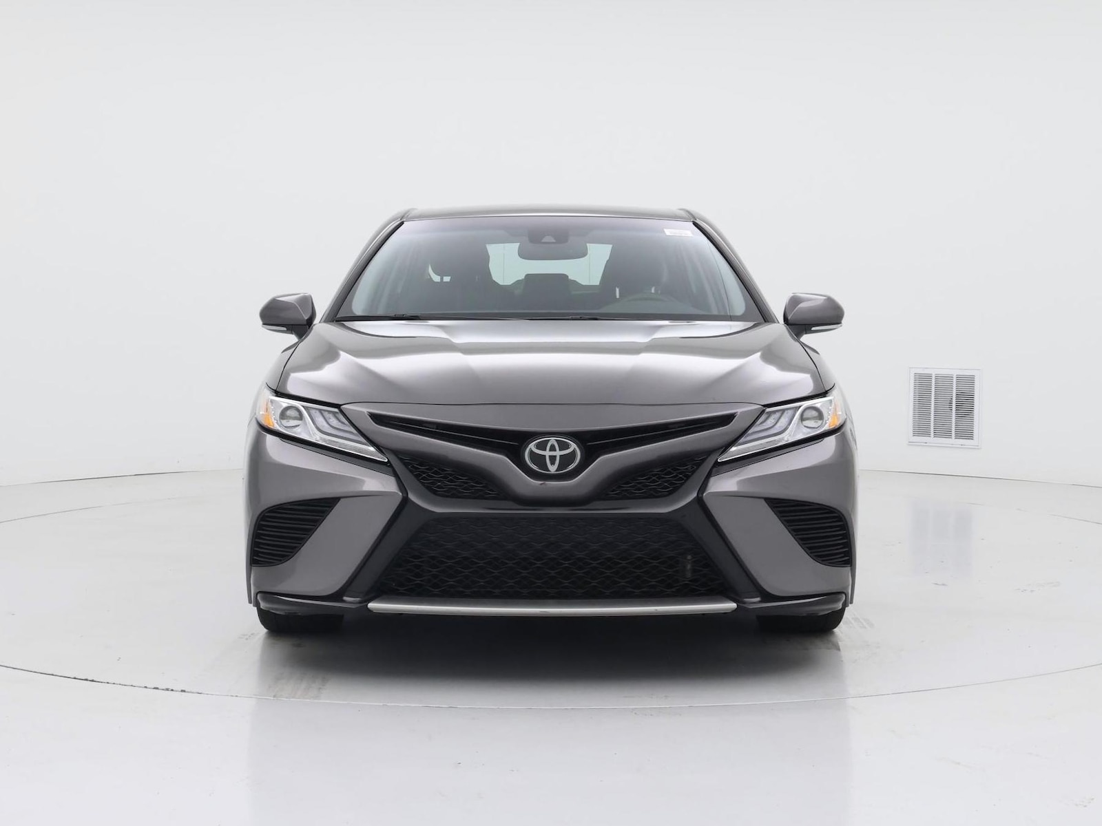 2020 Toyota Camry XSE - Photo 6