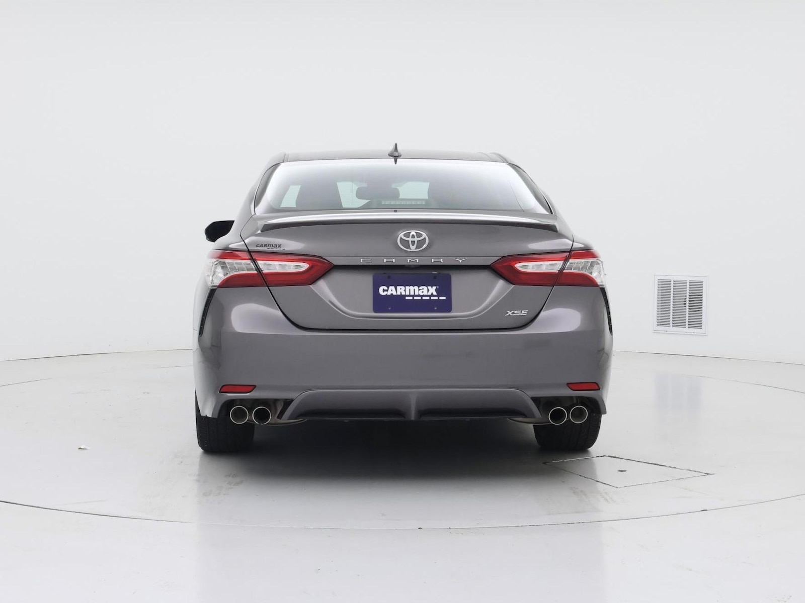 2020 Toyota Camry XSE - Photo 7
