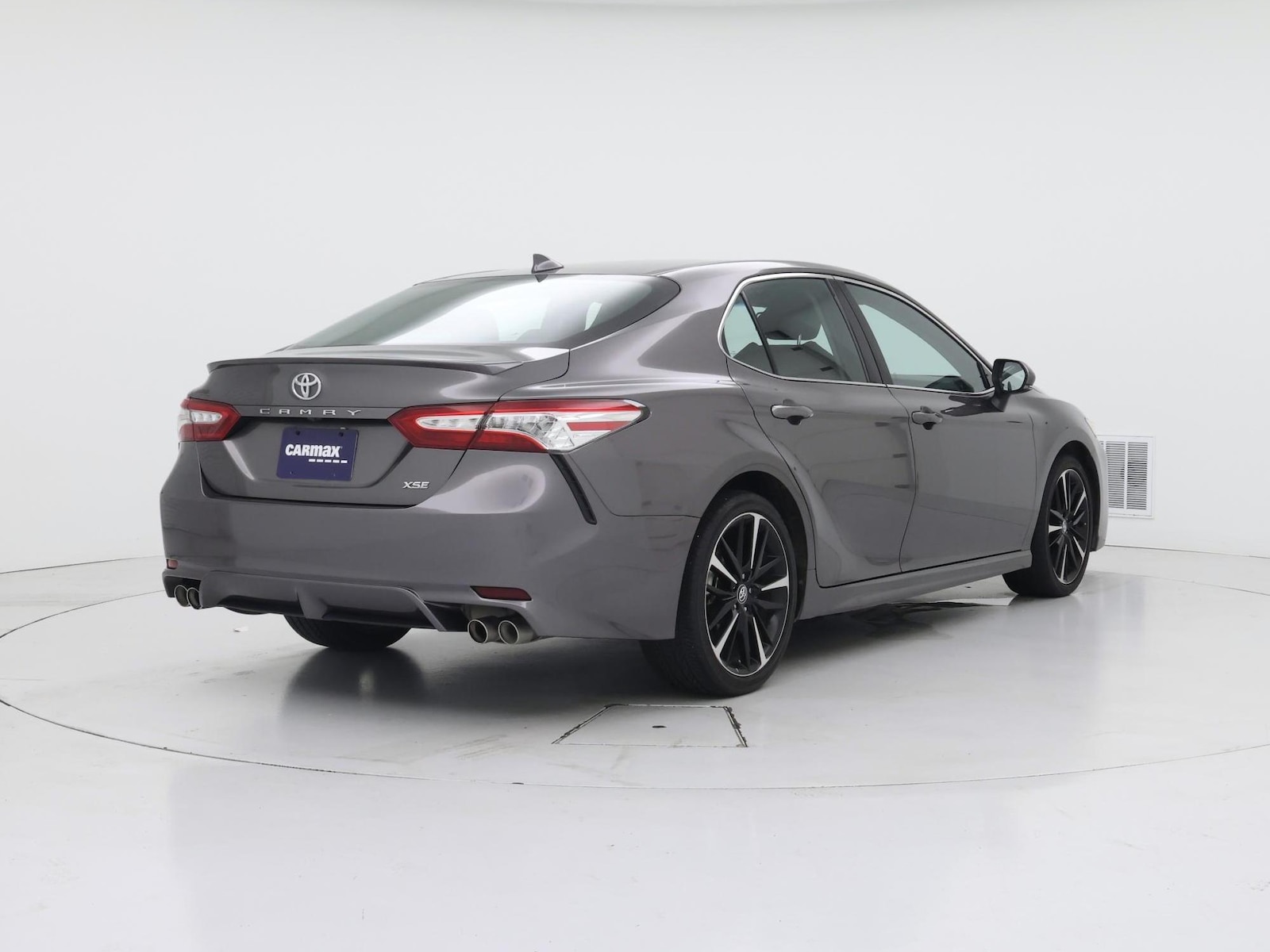 2020 Toyota Camry XSE - Photo 9