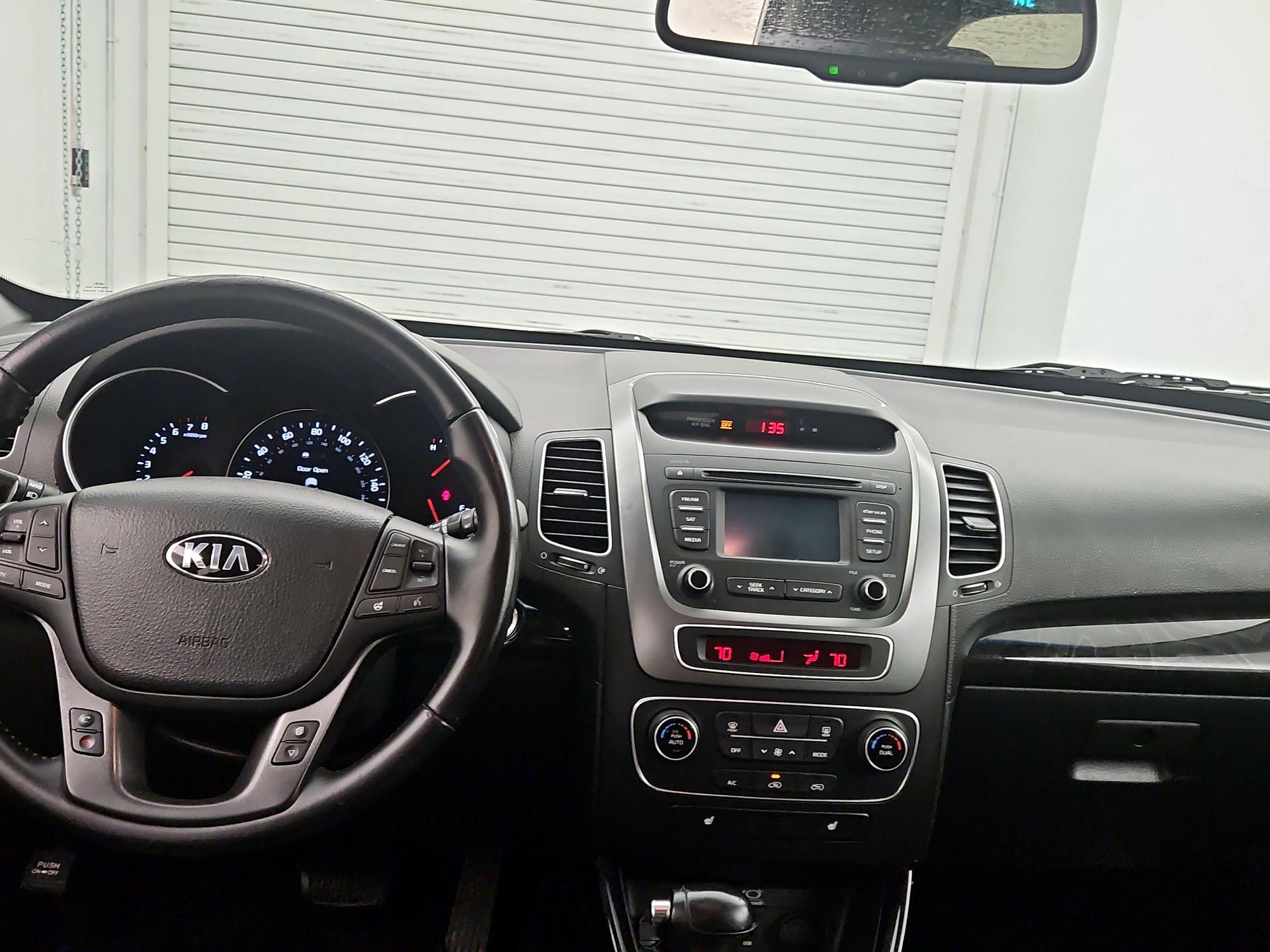 Thumbnail: 2015 Kia Sorento - 9