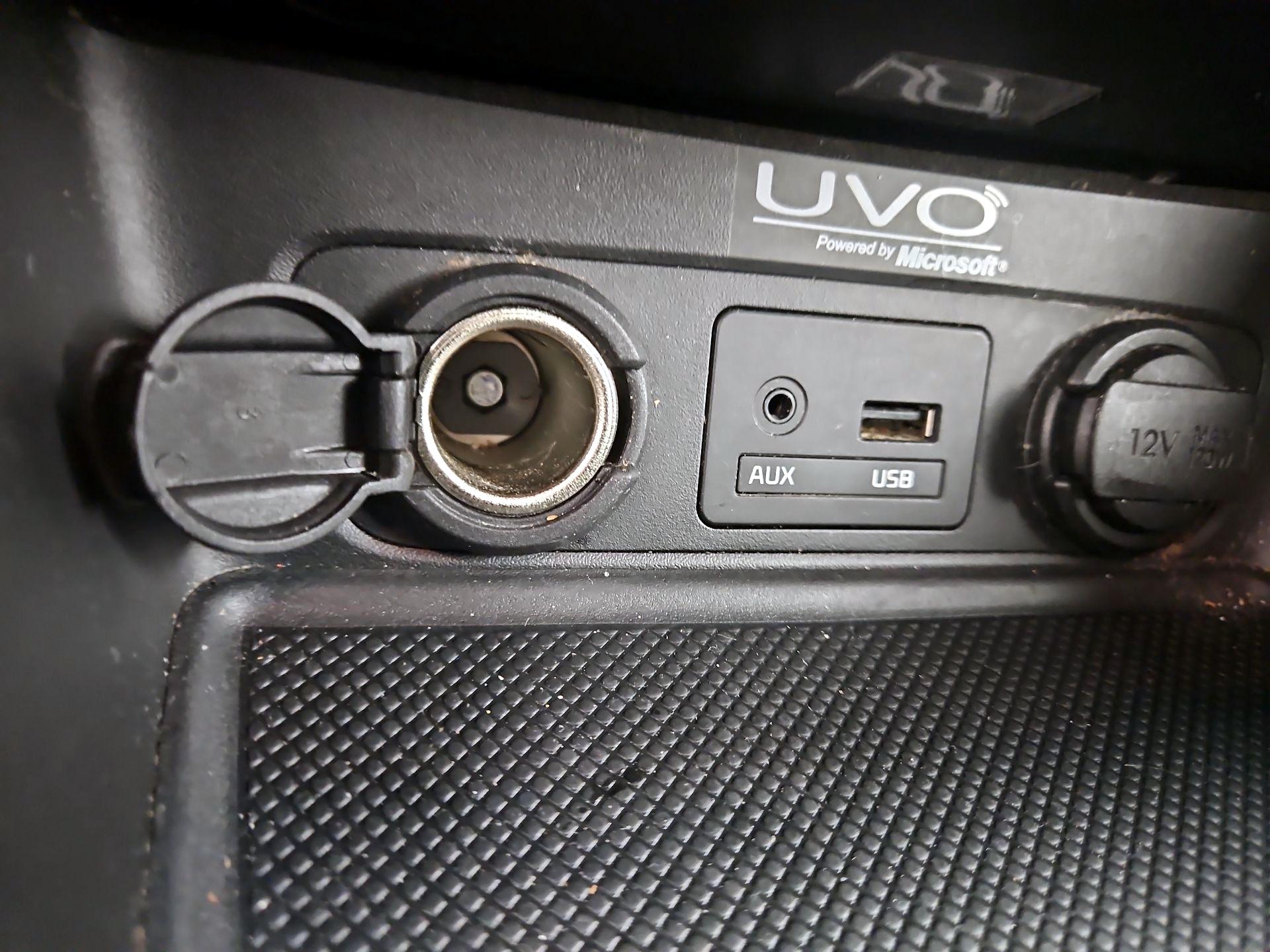 Thumbnail: 2015 Kia Sorento - 18