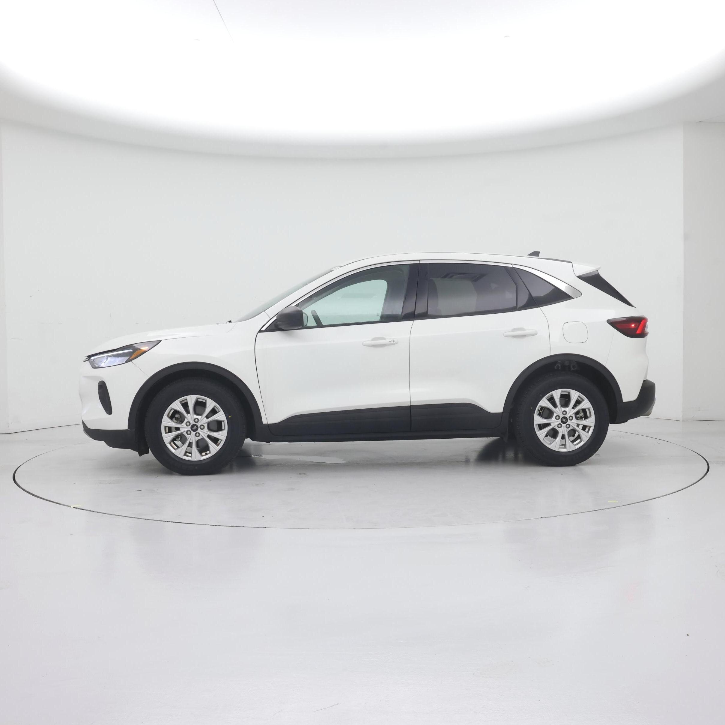 Thumbnail: 2023 Ford Escape - 3