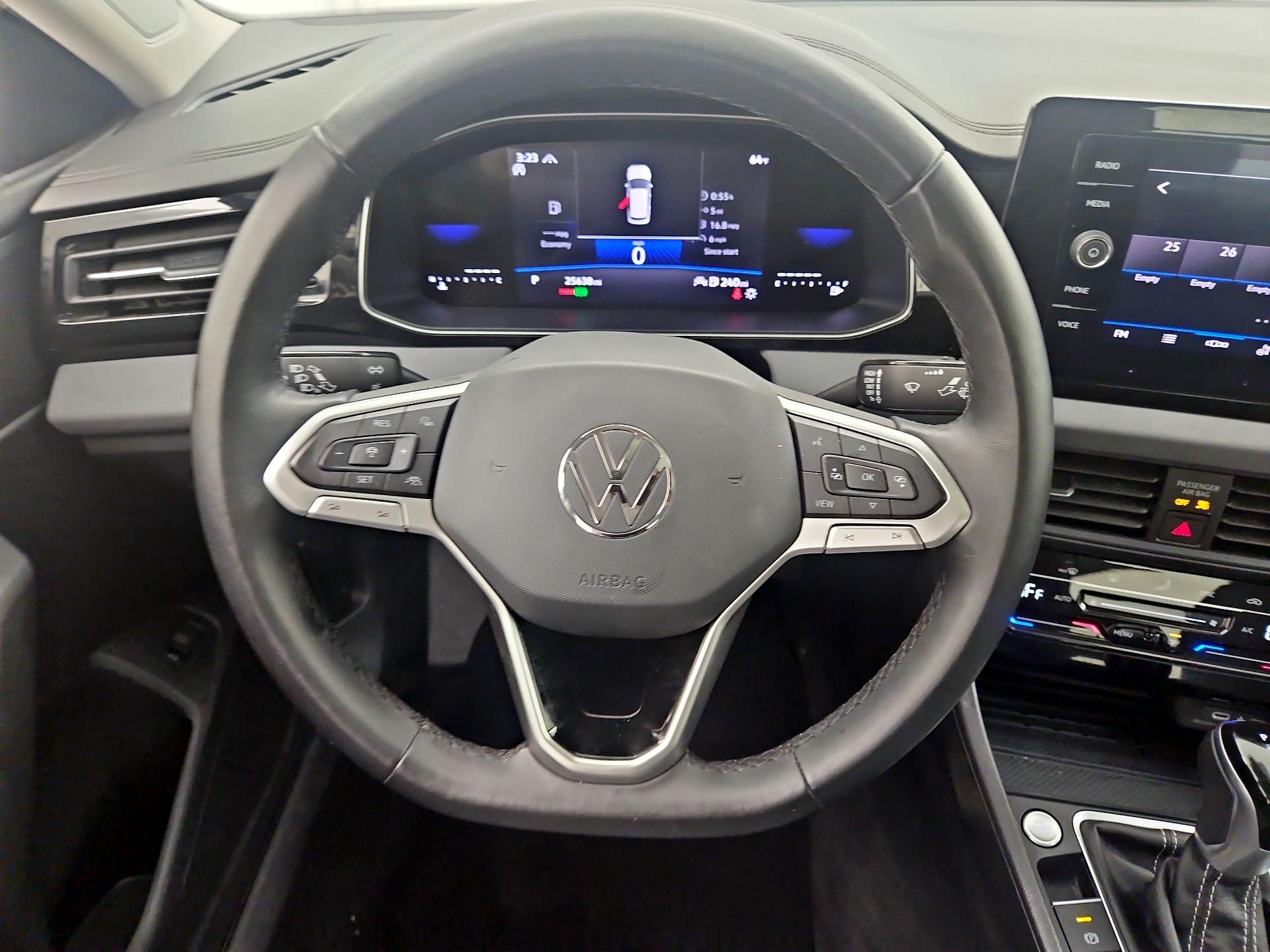 Thumbnail: 2025 Volkswagen Jetta - 10