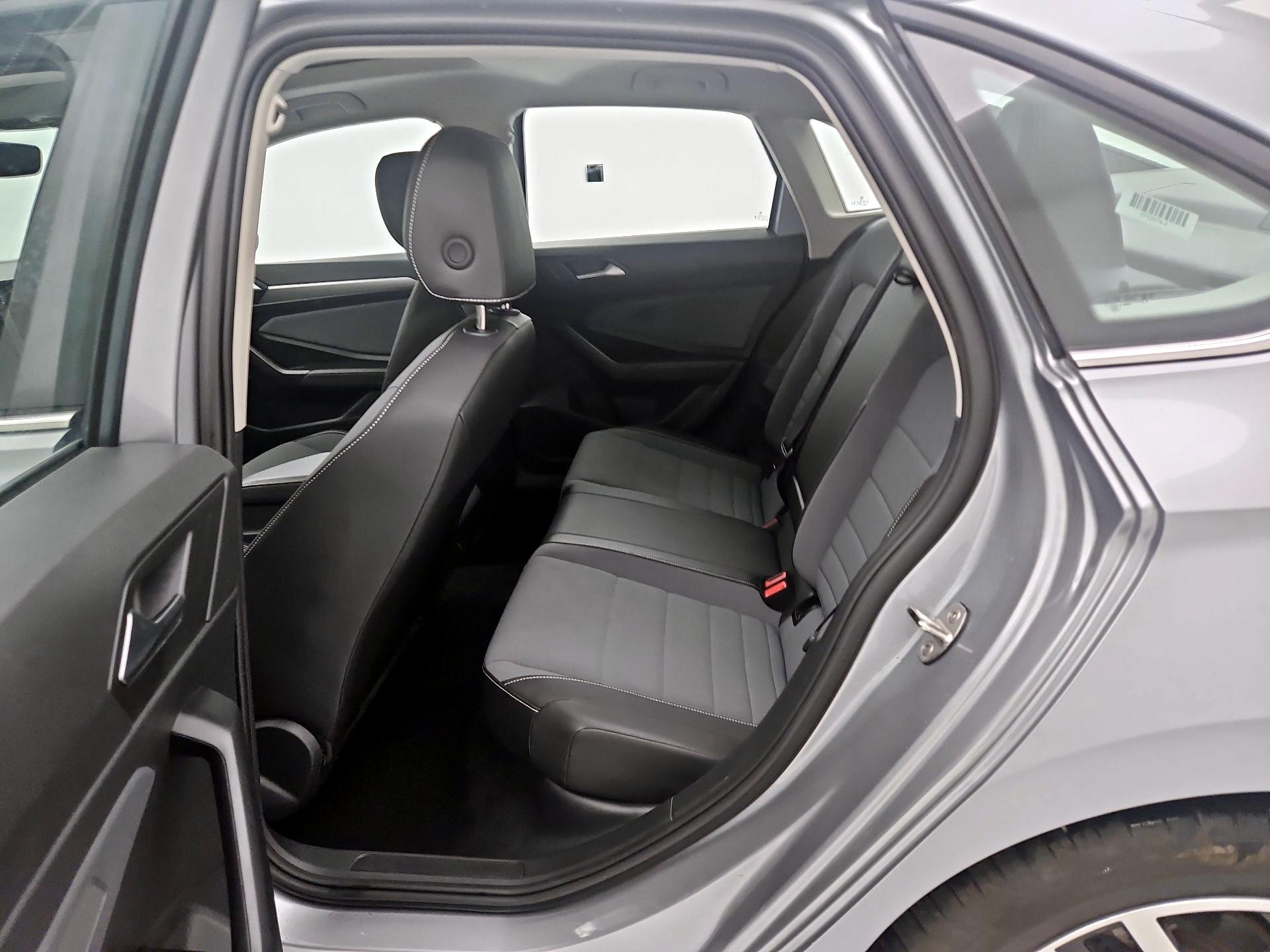Thumbnail: 2025 Volkswagen Jetta - 20