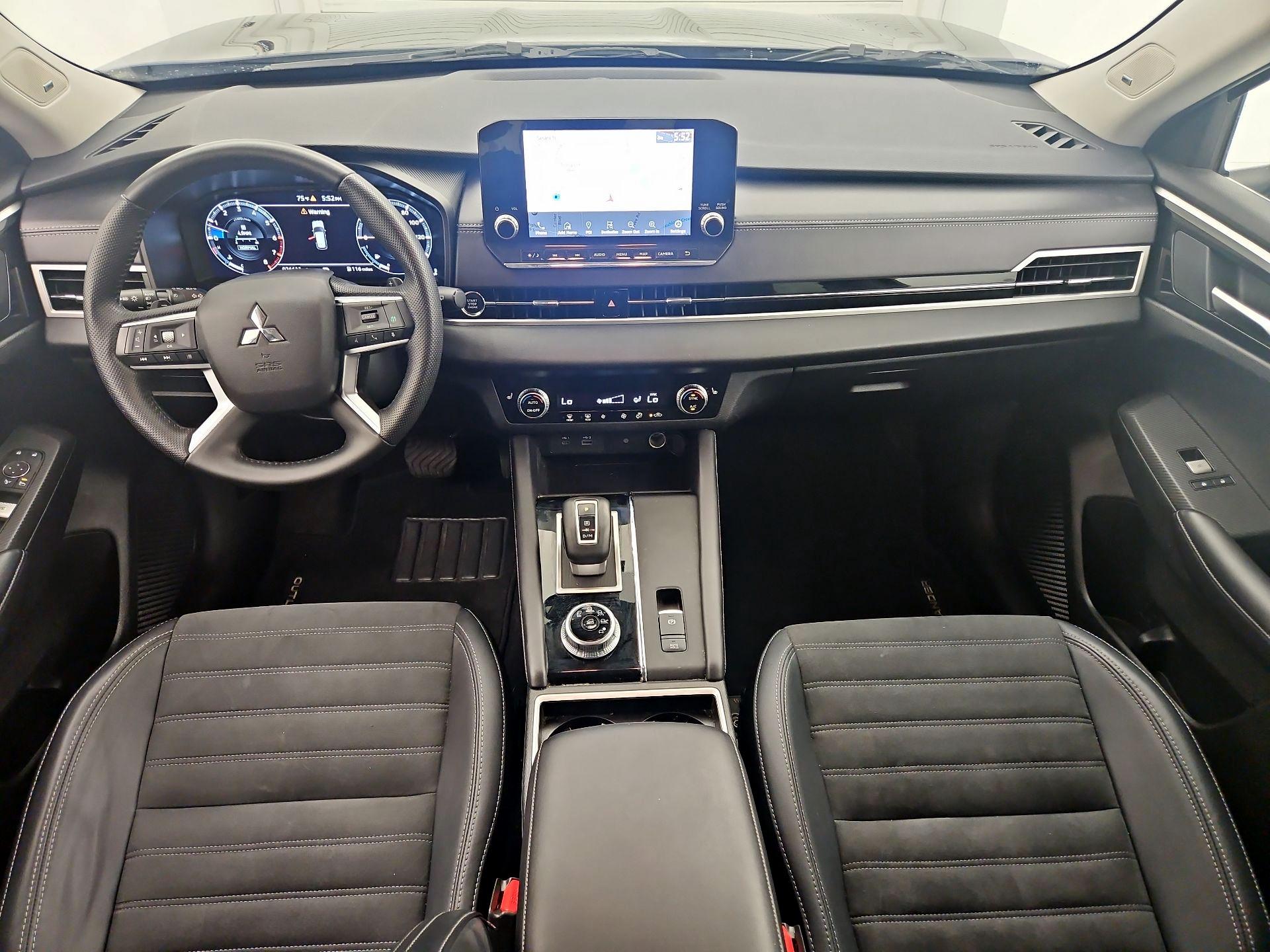 Thumbnail: 2024 Mitsubishi Outlander - 9