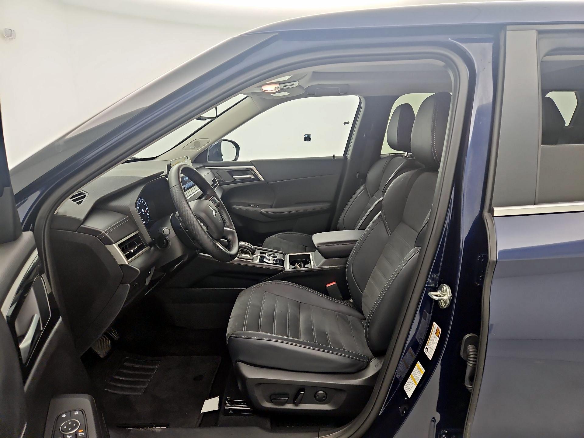 Thumbnail: 2024 Mitsubishi Outlander - 11