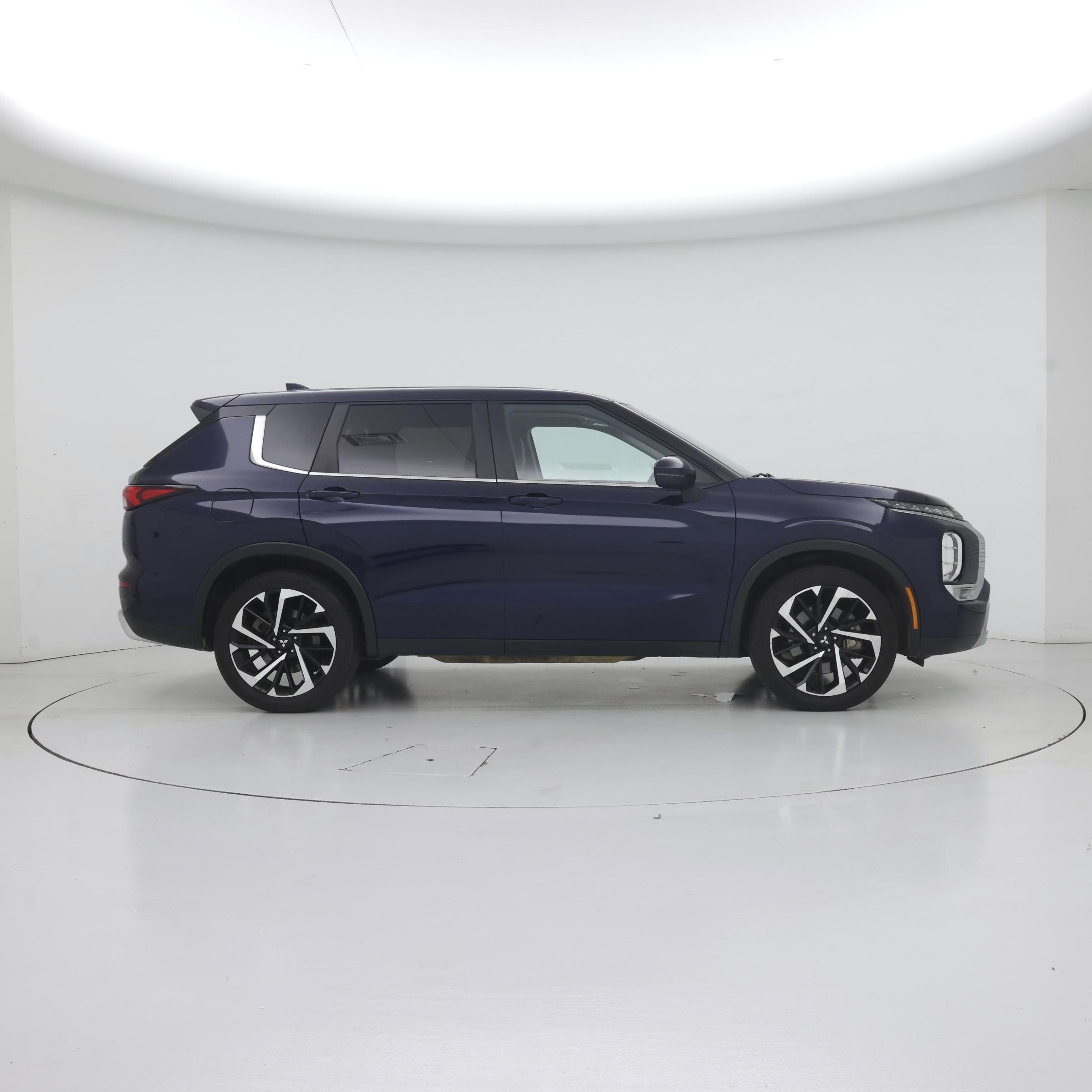 Thumbnail: 2024 Mitsubishi Outlander - 7