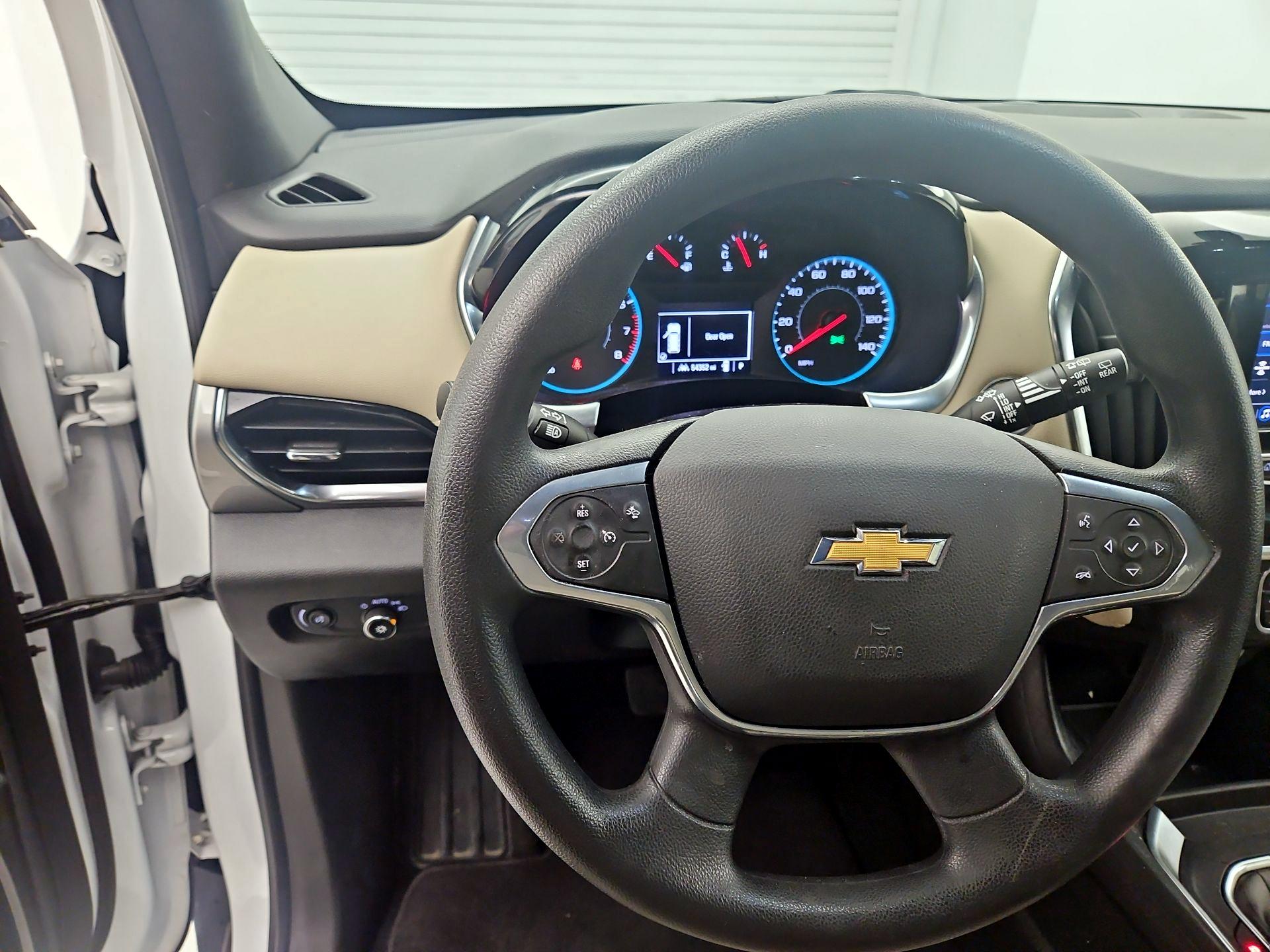 Thumbnail: 2022 Chevrolet Traverse - 10