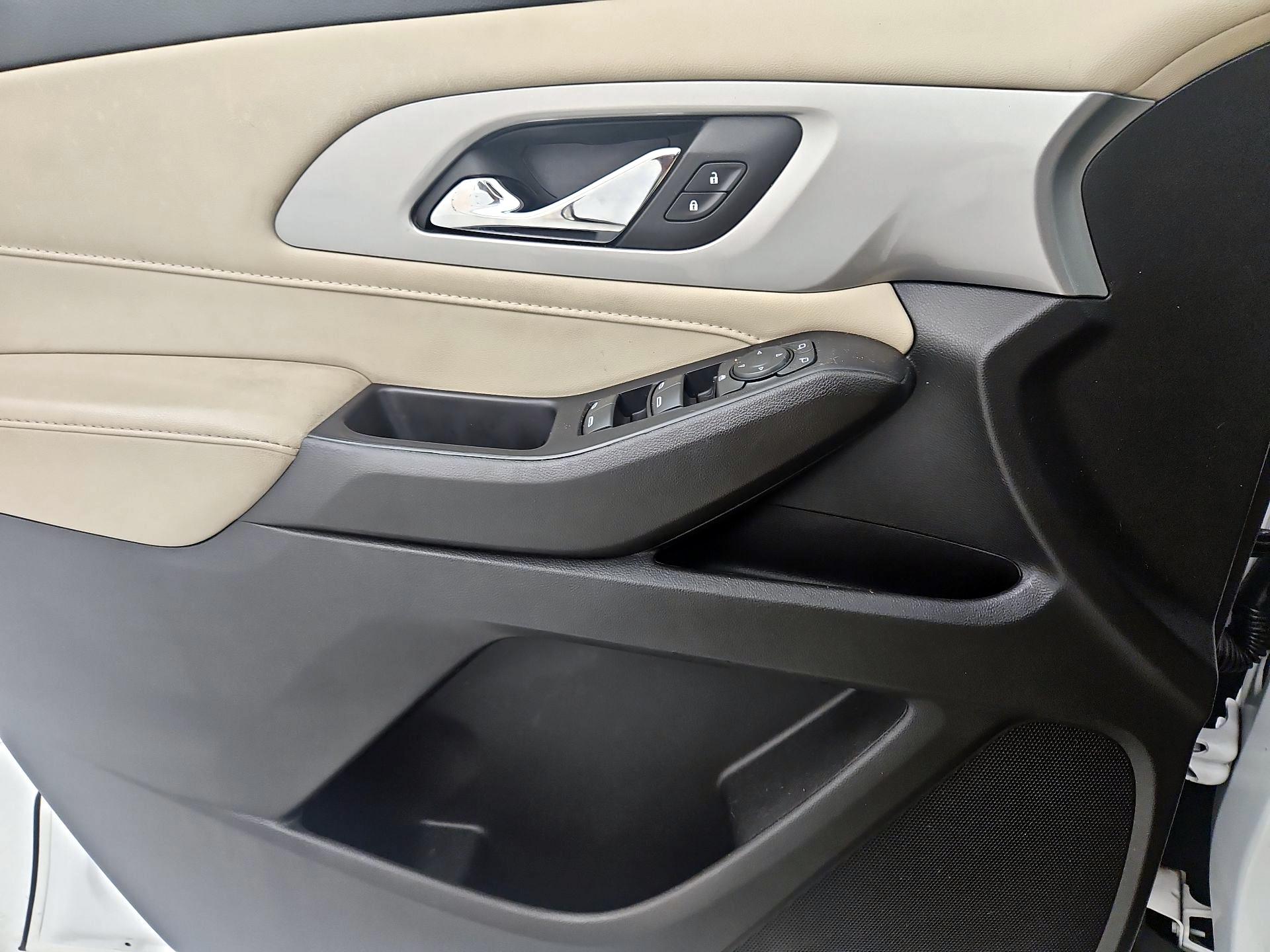 Thumbnail: 2022 Chevrolet Traverse - 12