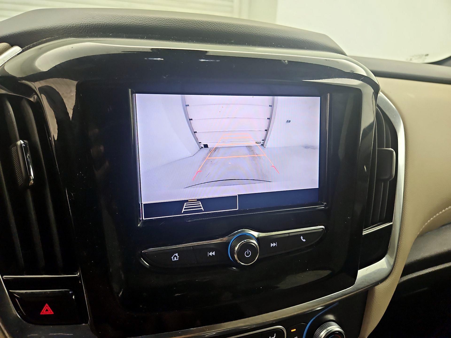 Thumbnail: 2022 Chevrolet Traverse - 14