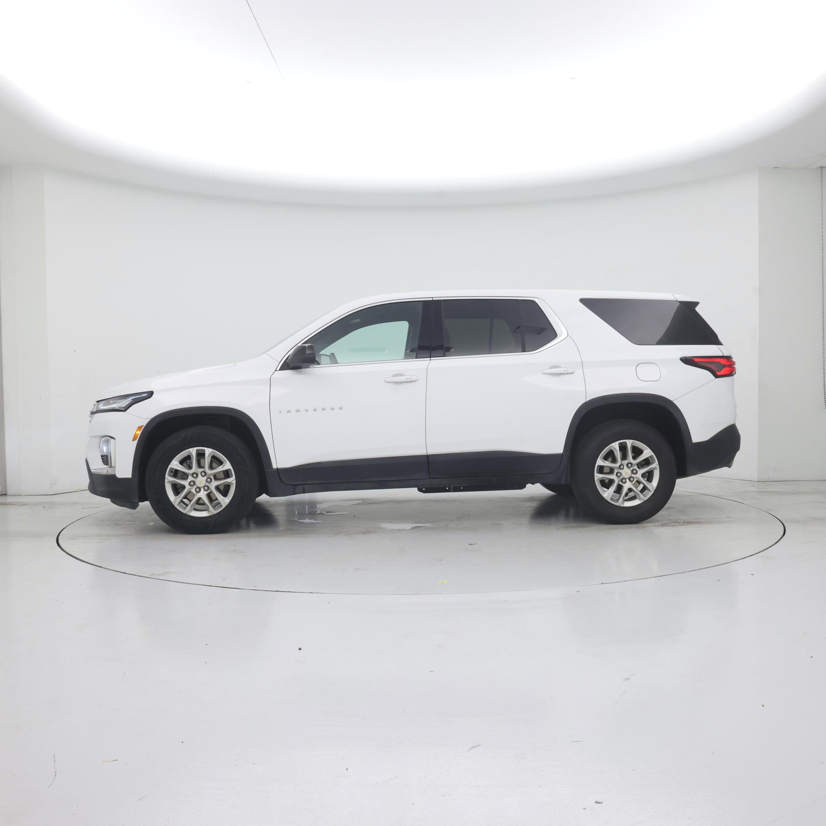 Thumbnail: 2022 Chevrolet Traverse - 3