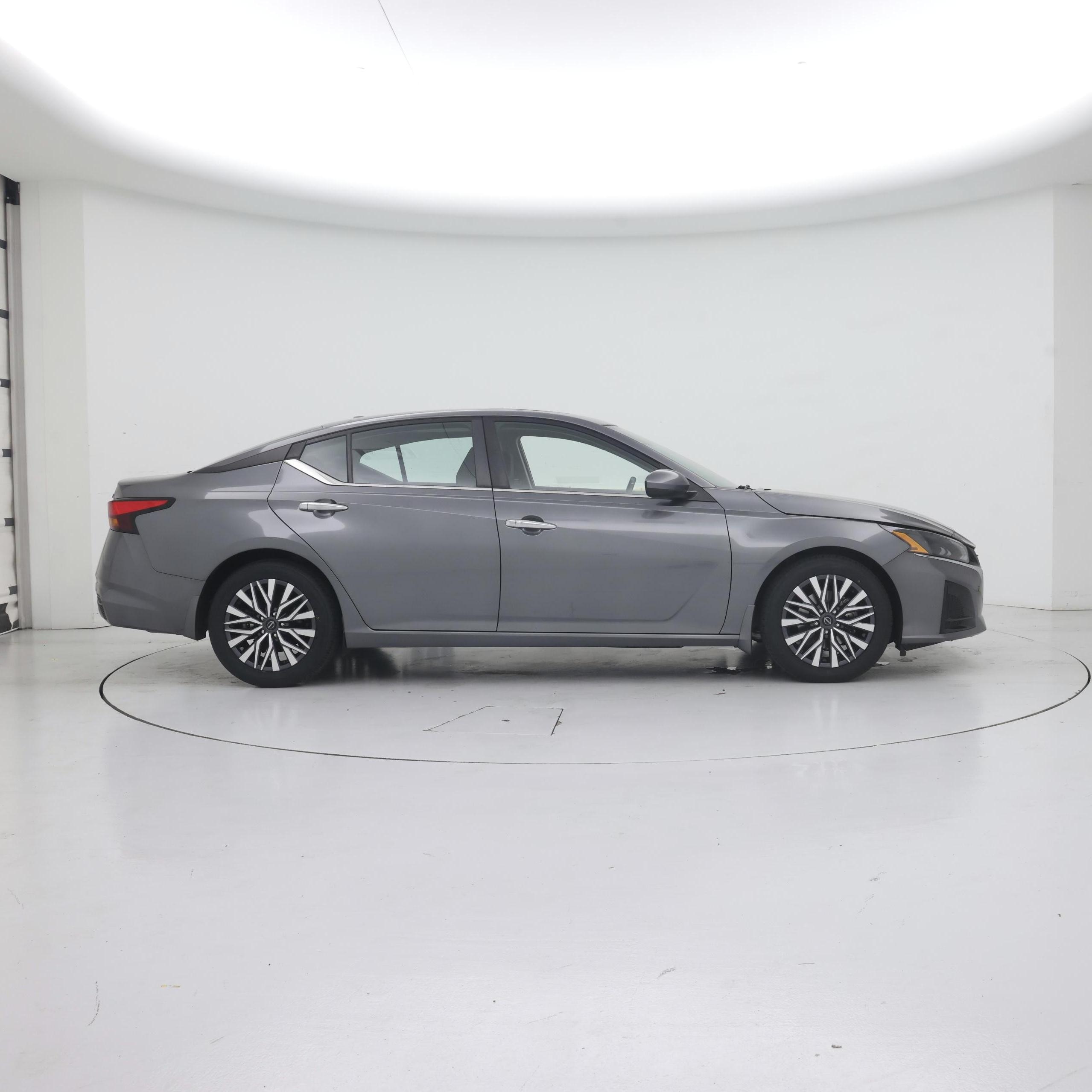Thumbnail: 2023 Nissan Altima - 7