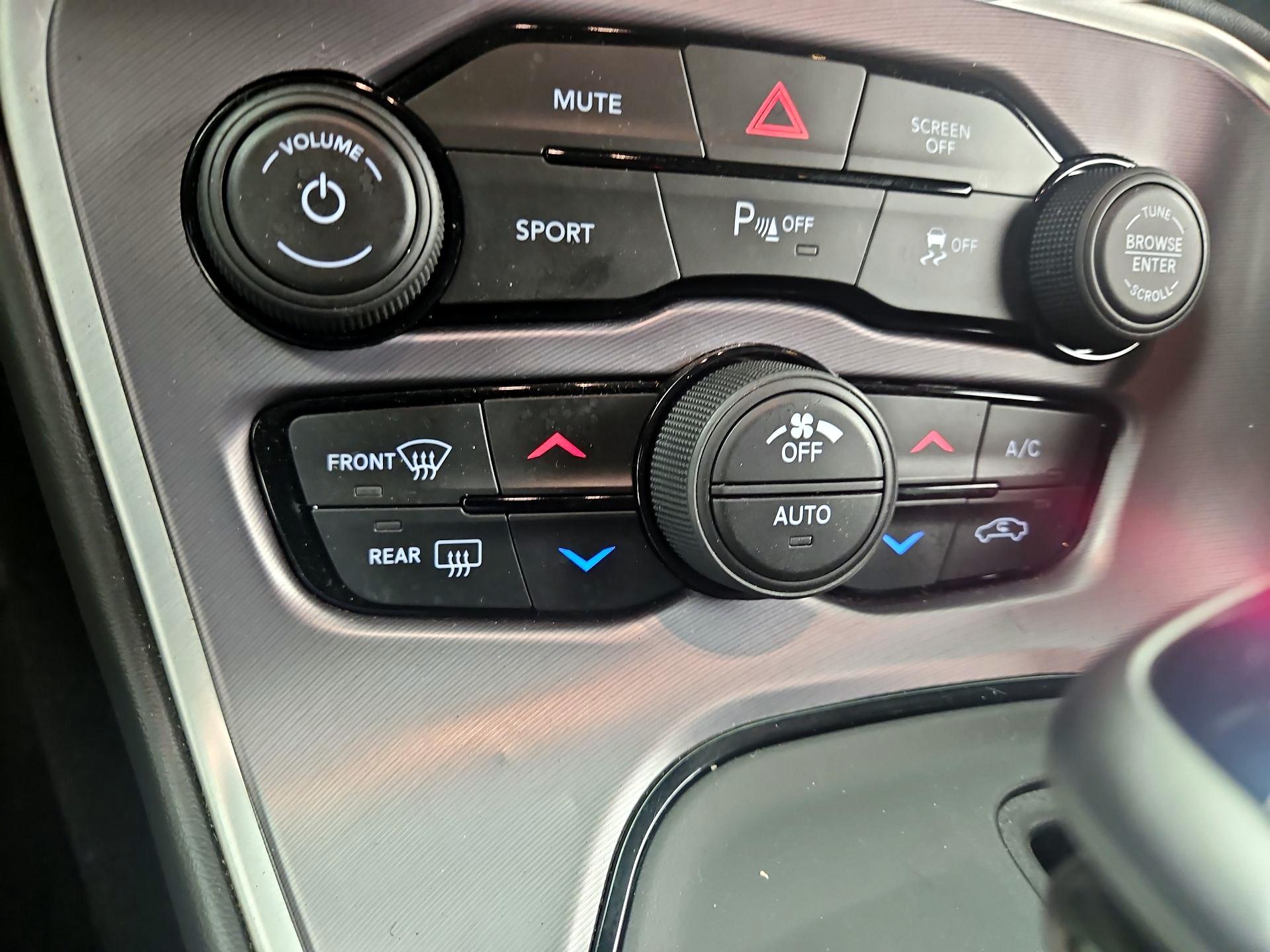 Thumbnail: 2019 Dodge Challenger - 16