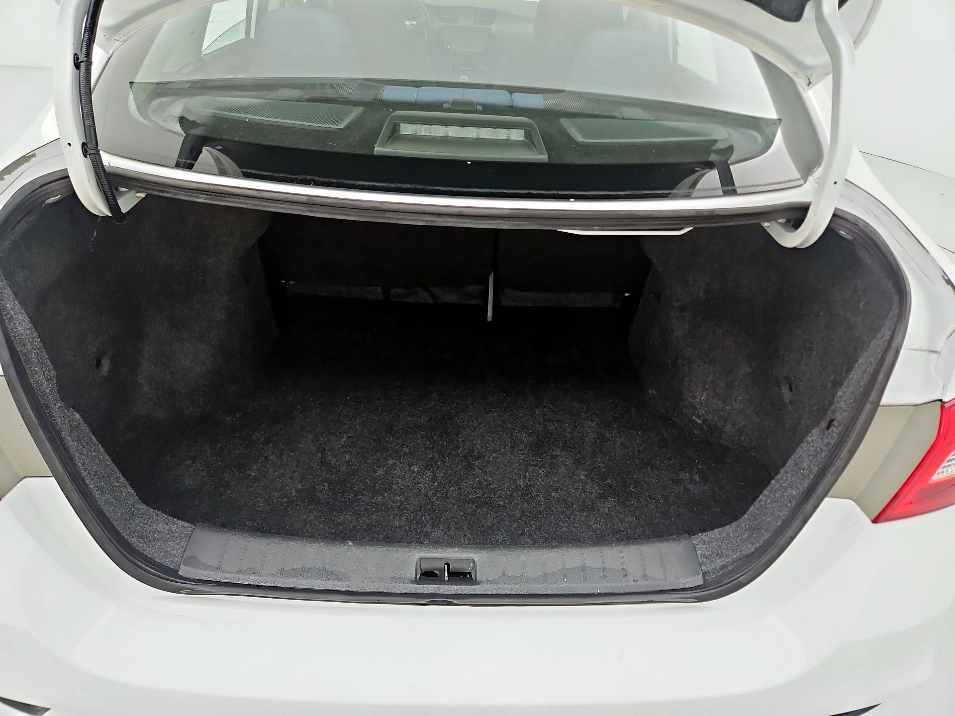 Thumbnail: 2019 Nissan Sentra - 18