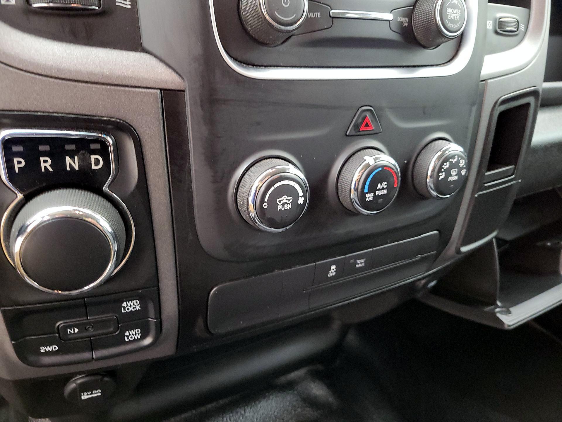 Thumbnail: 2022 RAM 1500 Classic - 16
