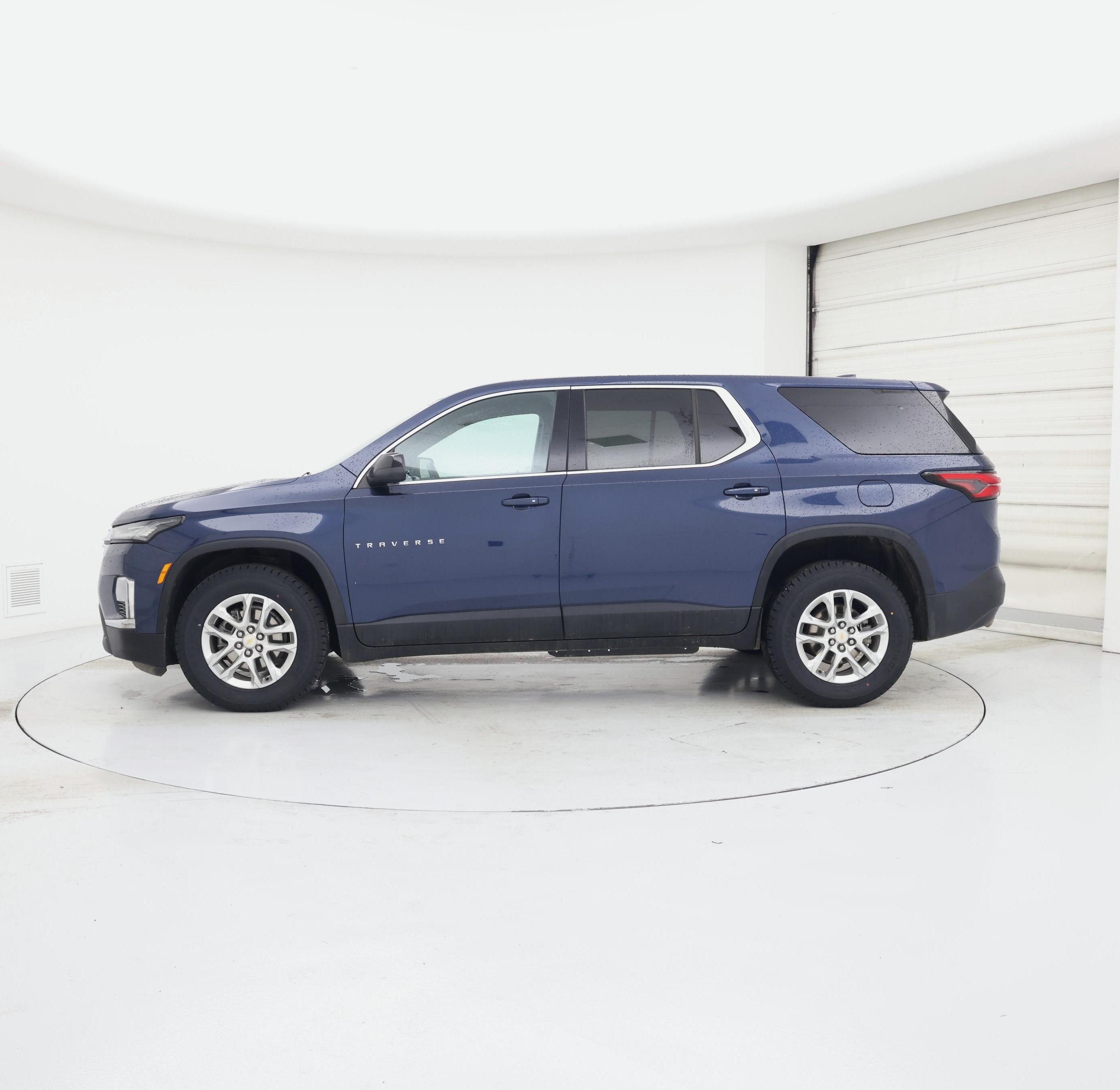 Thumbnail: 2023 Chevrolet Traverse - 3