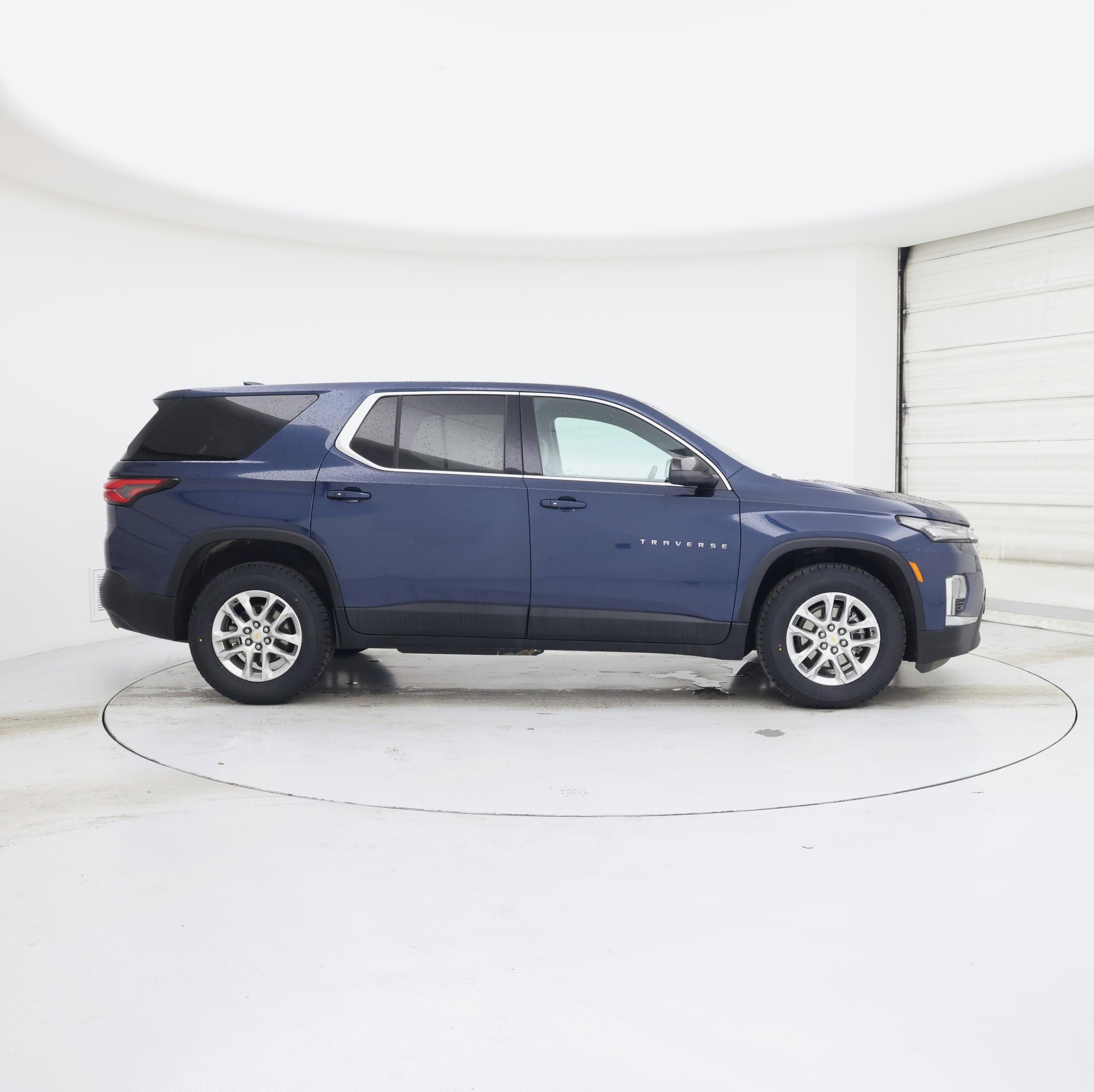Thumbnail: 2023 Chevrolet Traverse - 7