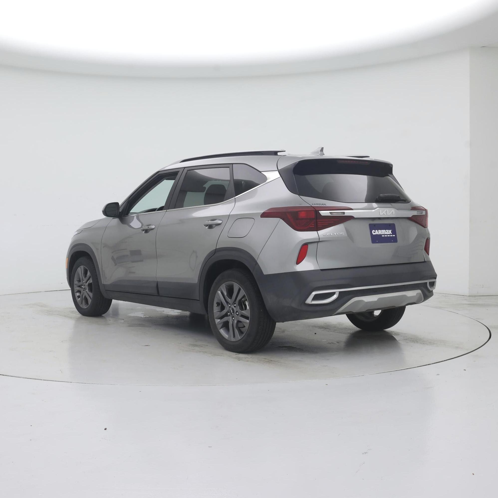 Thumbnail: 2023 Kia Seltos - 2