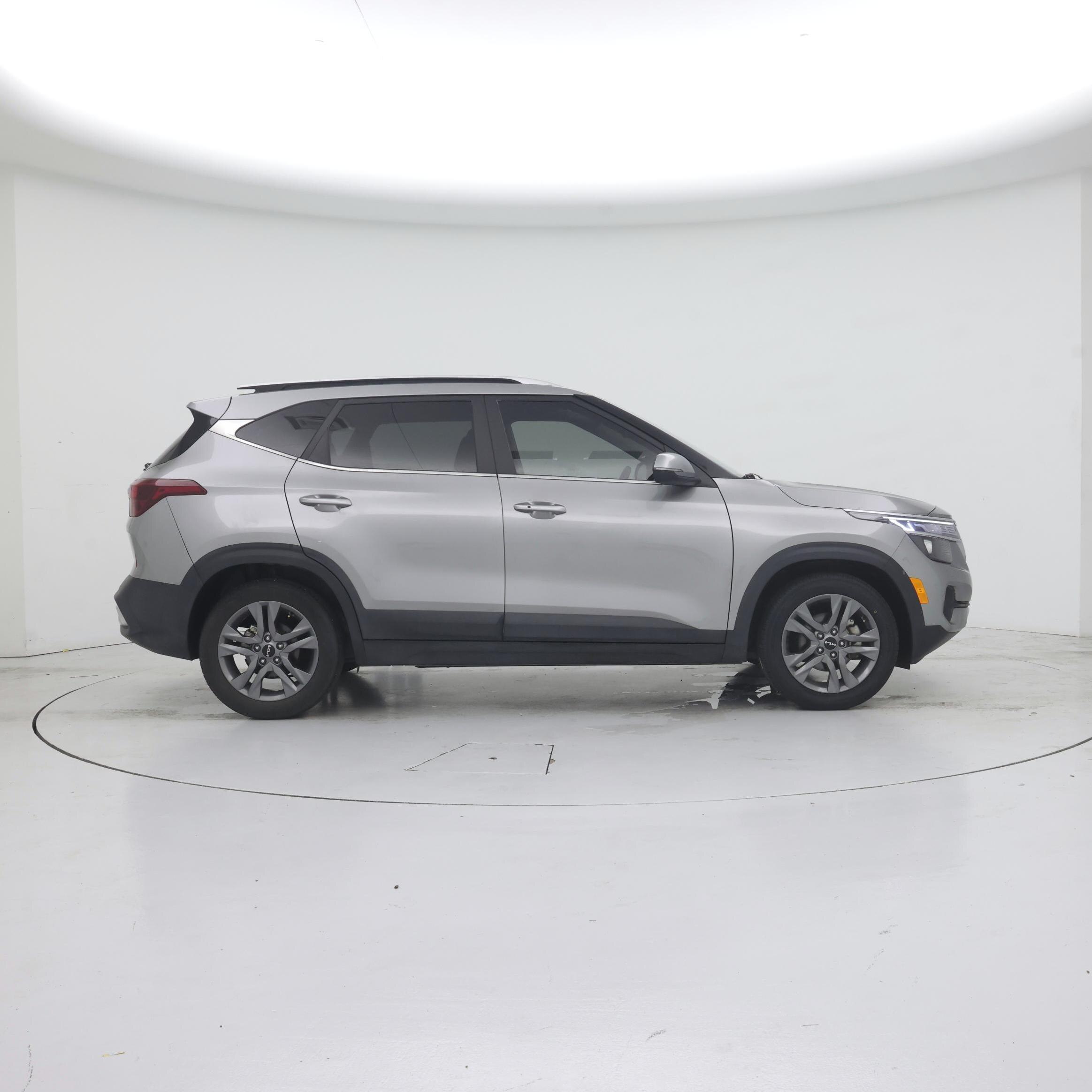 Thumbnail: 2023 Kia Seltos - 7