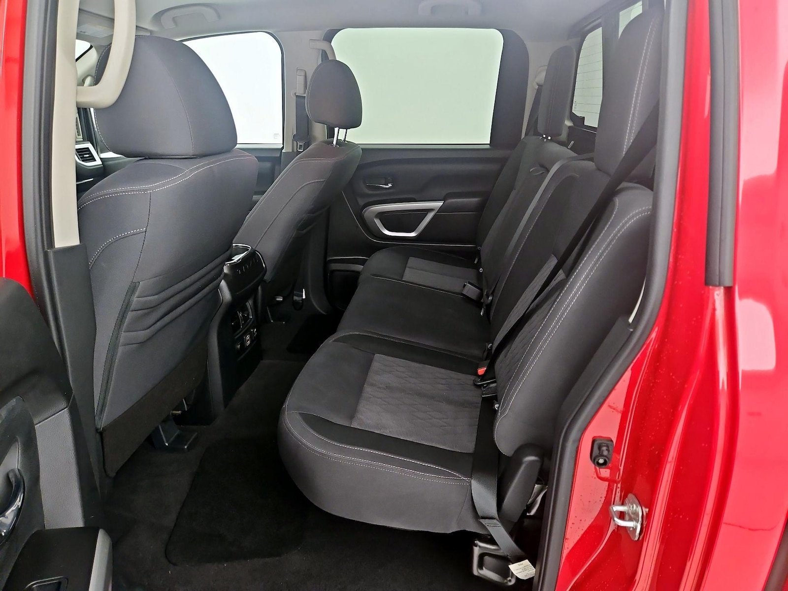 2021 Nissan Titan SV - Photo 21