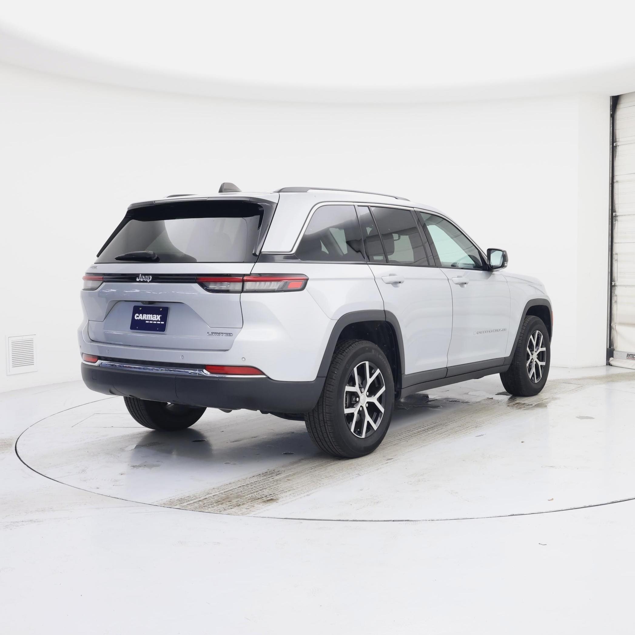 Thumbnail: 2023 Jeep Grand Cherokee - 8