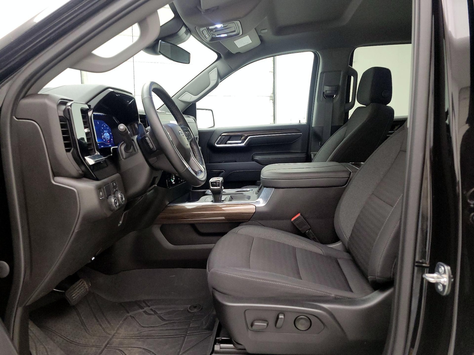 2023 Chevrolet Silverado 1500 RST - Photo 12
