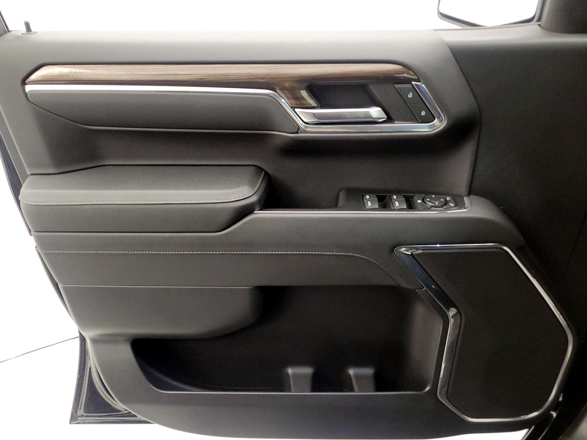 Thumbnail: 2023 Chevrolet Silverado 1500 - 12