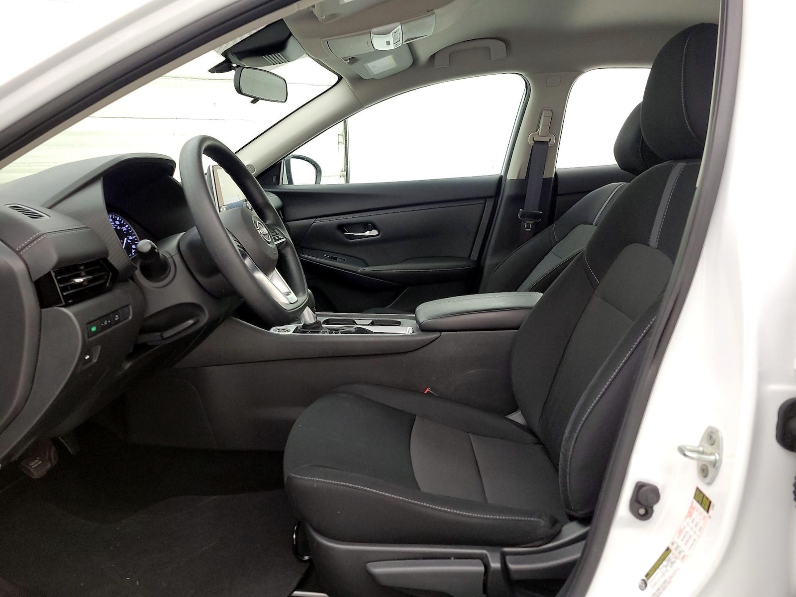 2025 Nissan Sentra SV - Photo 12