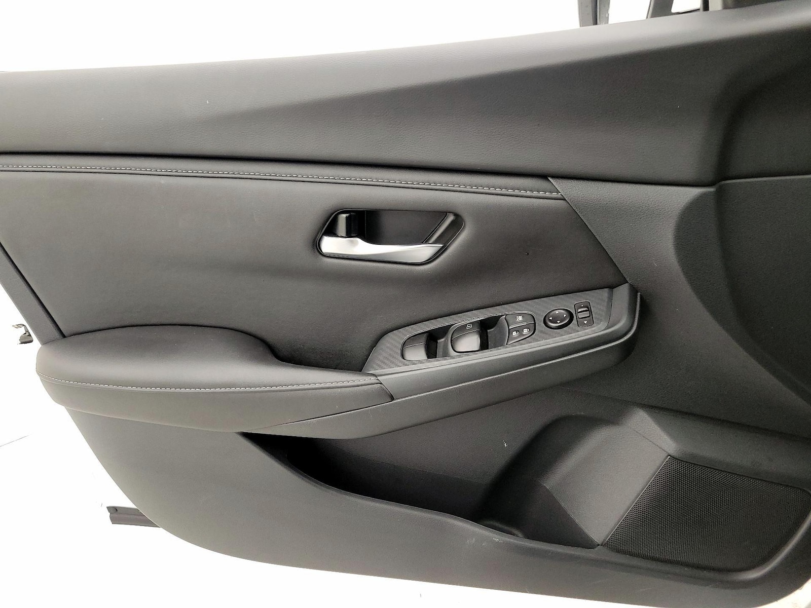 2025 Nissan Sentra SV - Photo 13