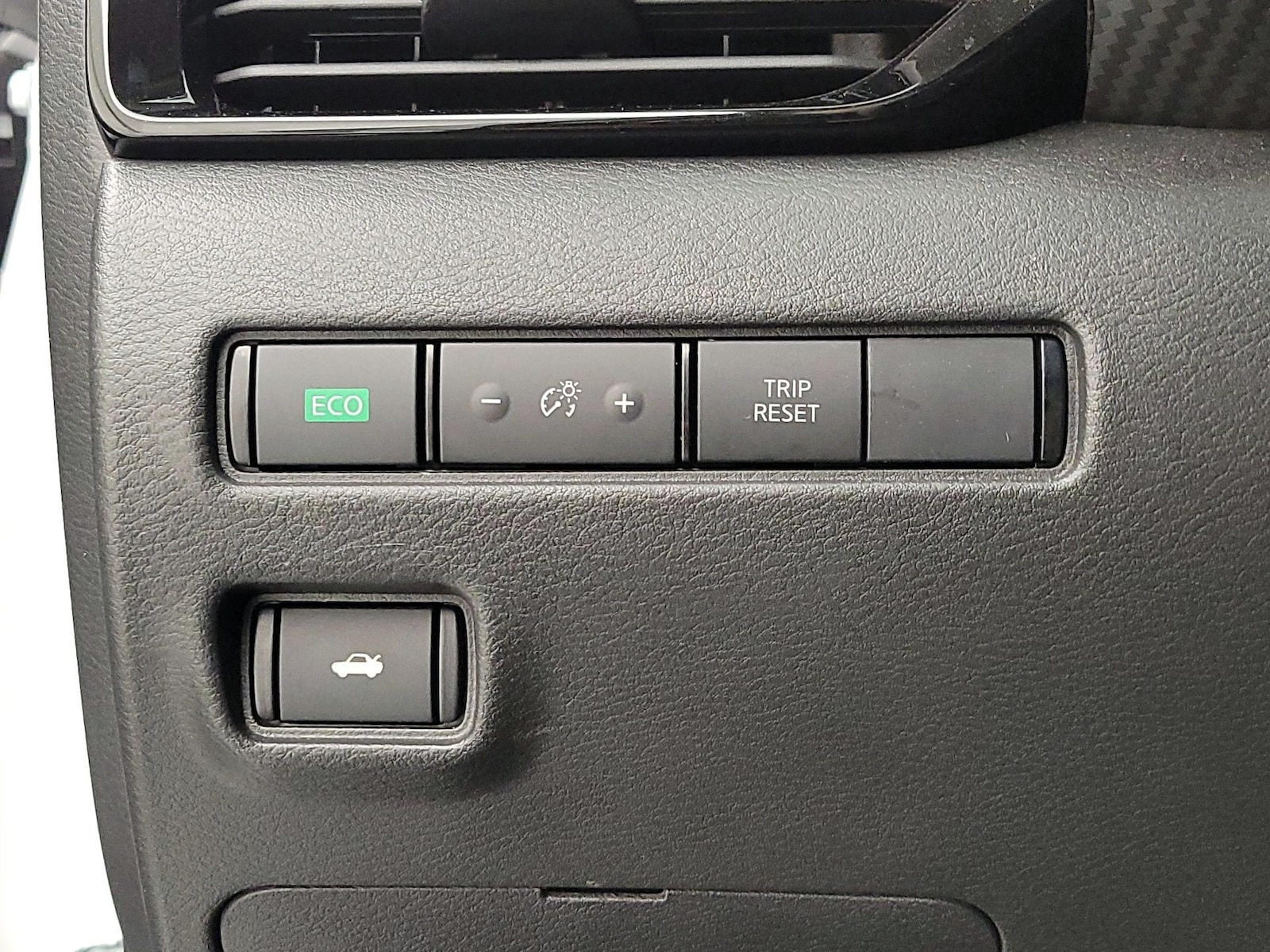 2025 Nissan Sentra SV - Photo 14