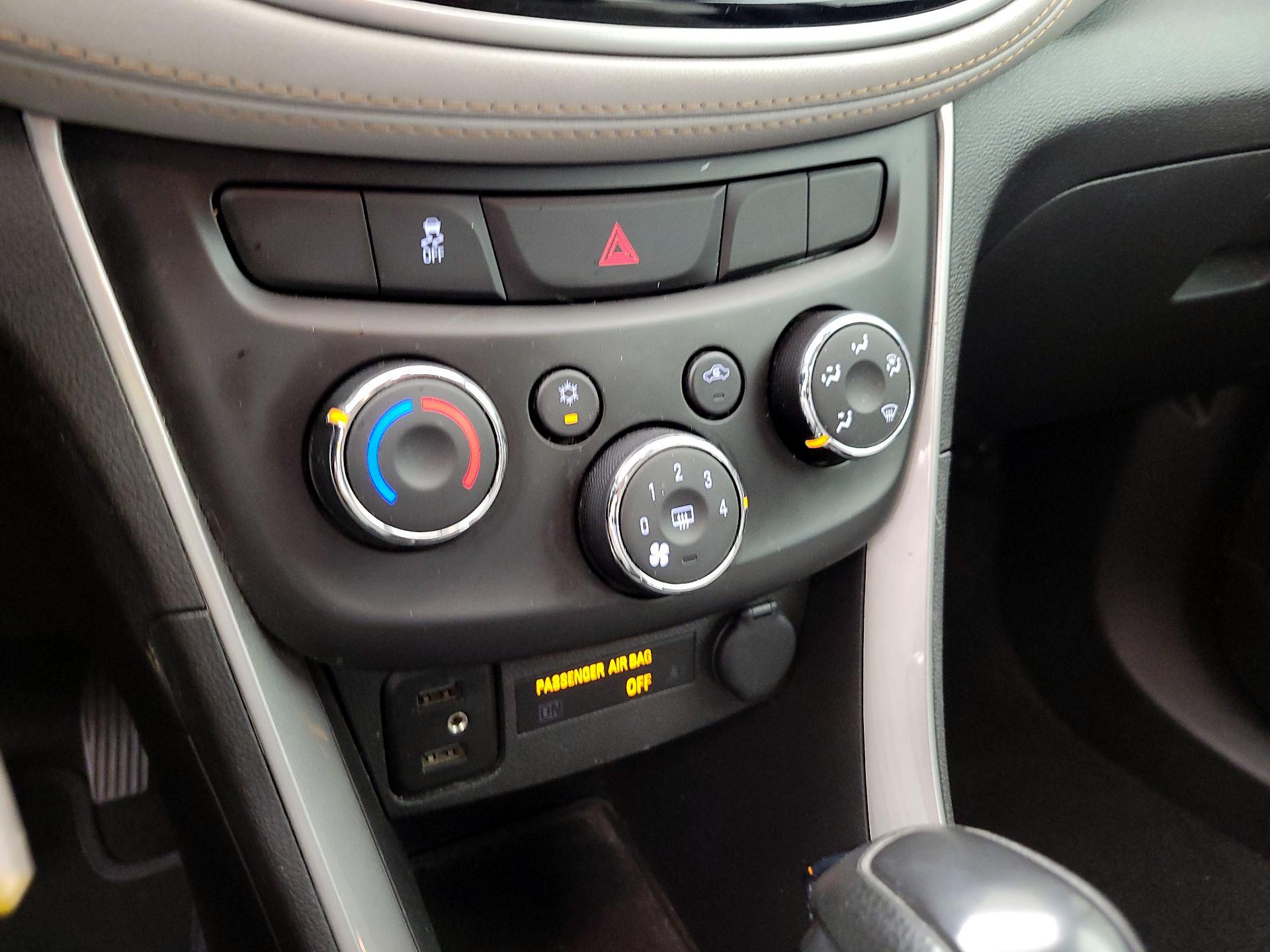 Thumbnail: 2021 Chevrolet Trax - 17