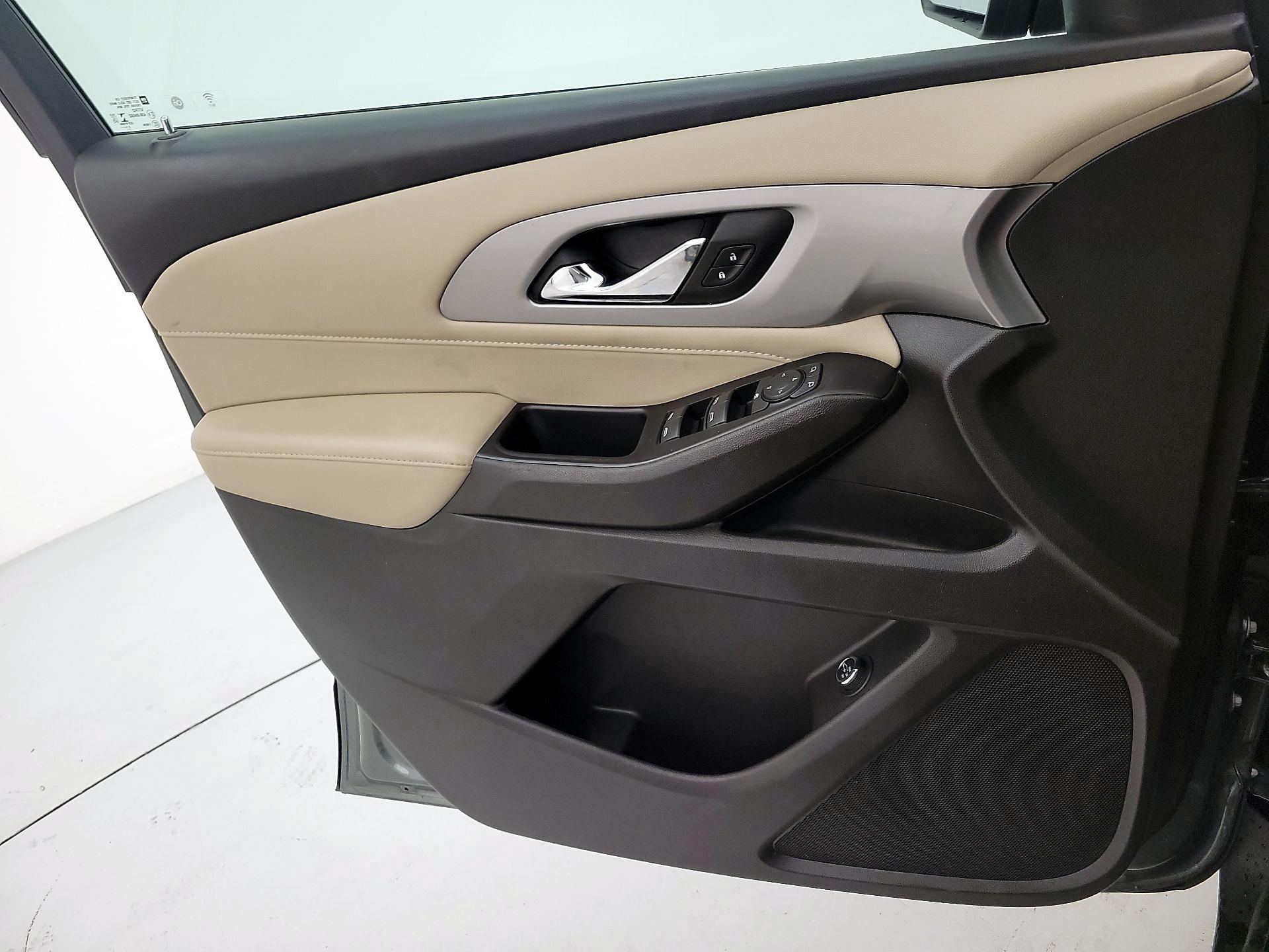 Thumbnail: 2022 Chevrolet Traverse - 12