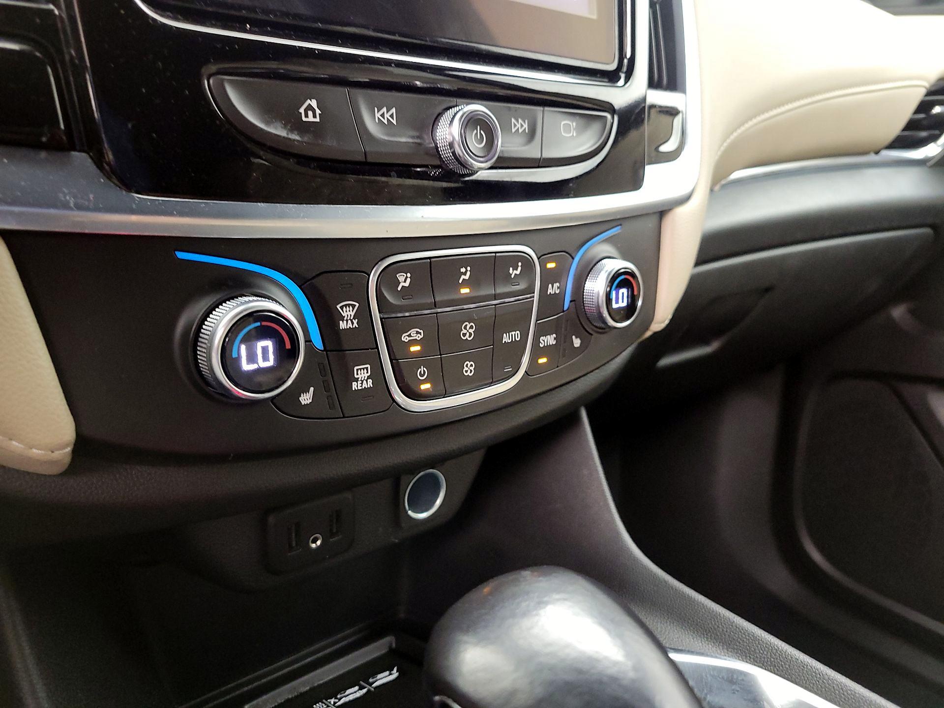 Thumbnail: 2022 Chevrolet Traverse - 17