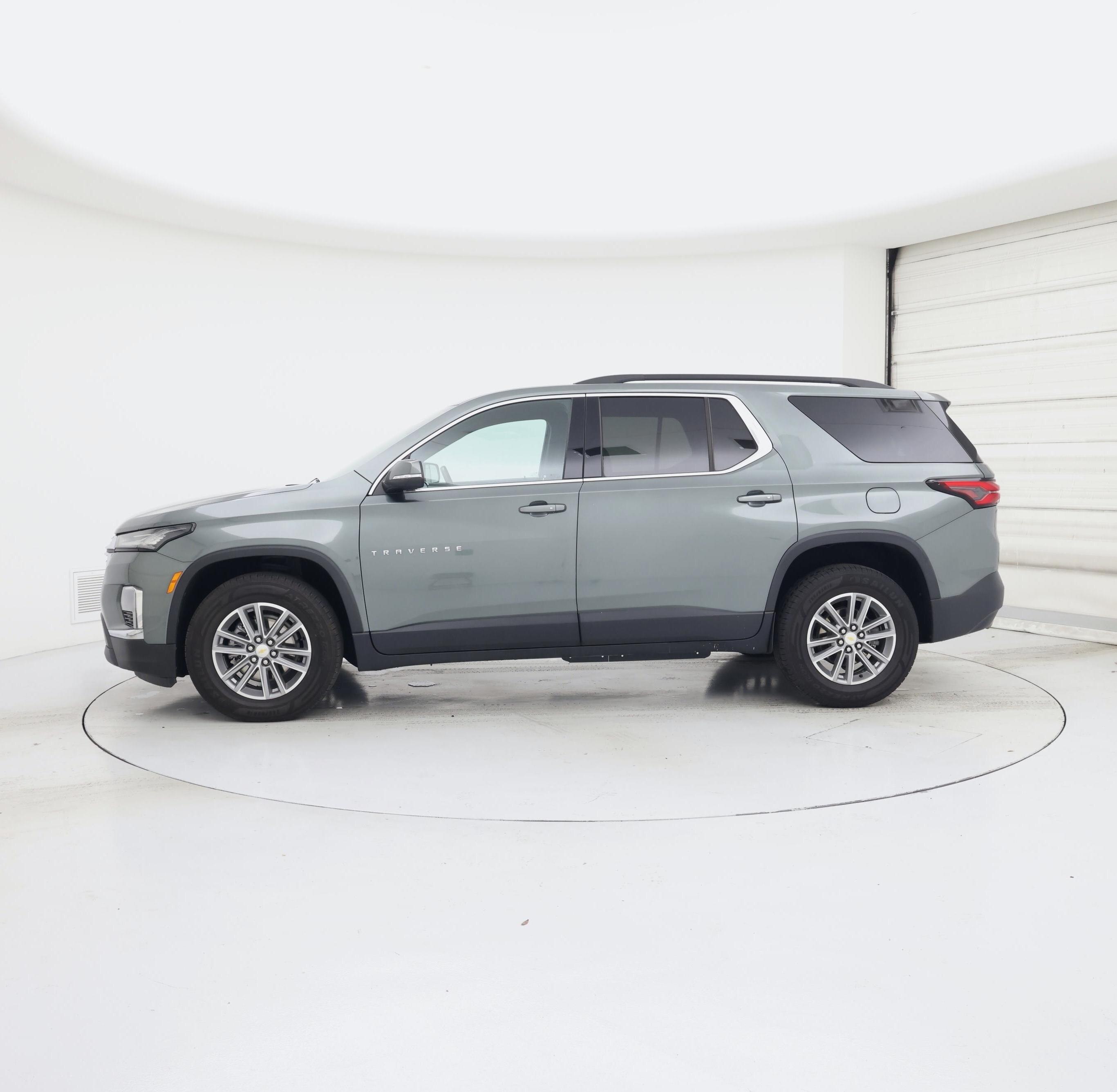 Thumbnail: 2022 Chevrolet Traverse - 3