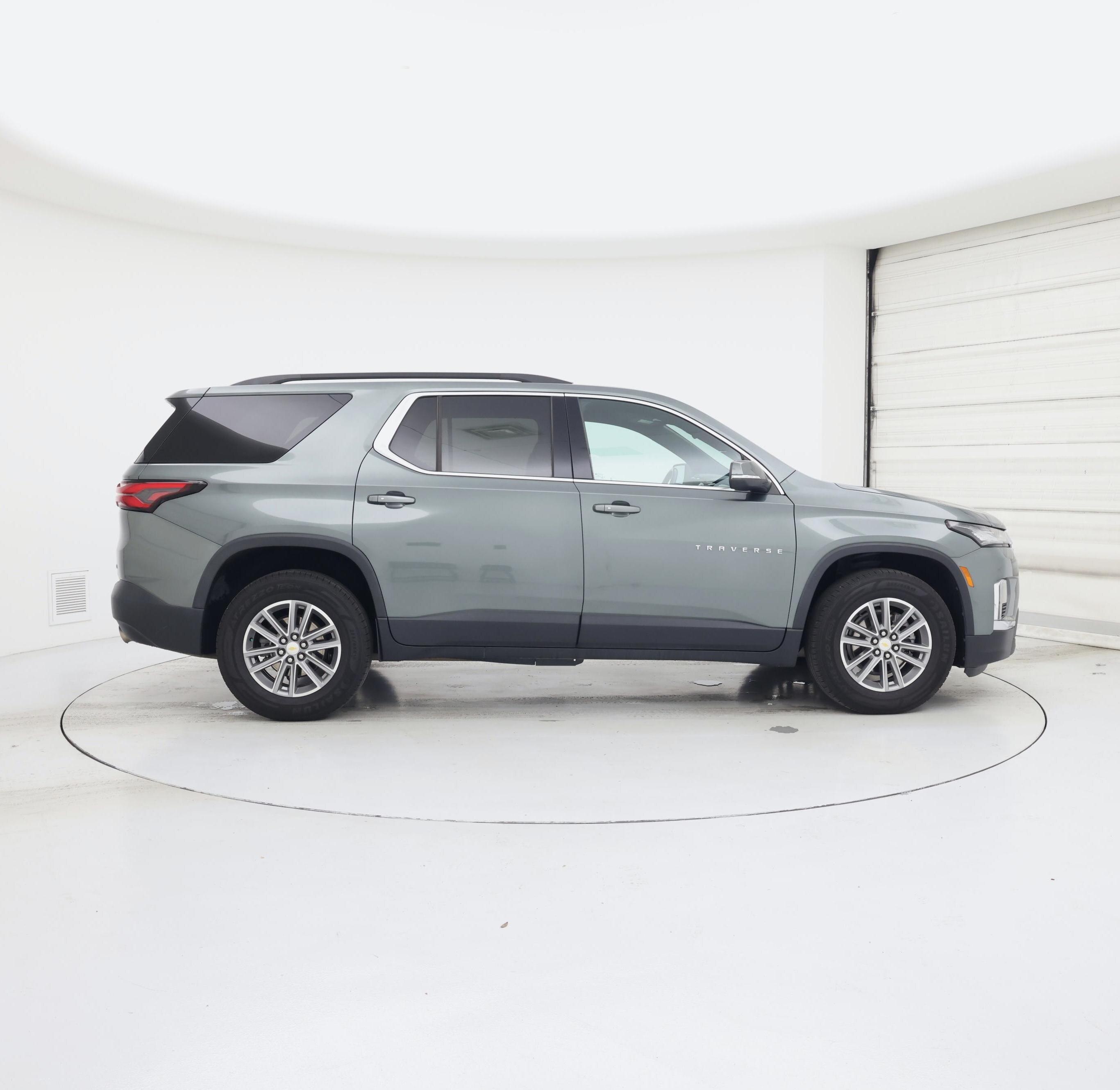 Thumbnail: 2022 Chevrolet Traverse - 7
