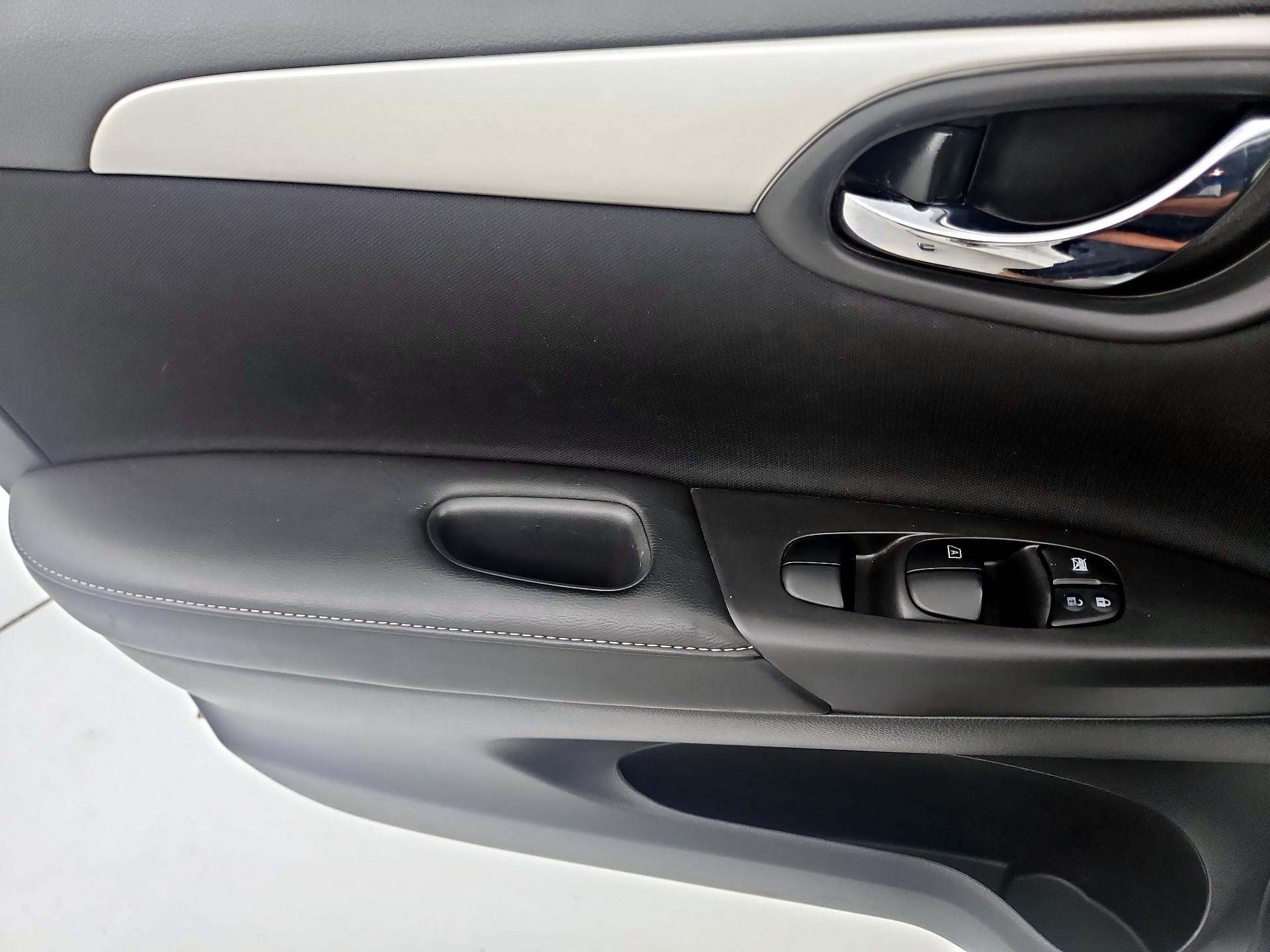 Thumbnail: 2019 Nissan Sentra - 12