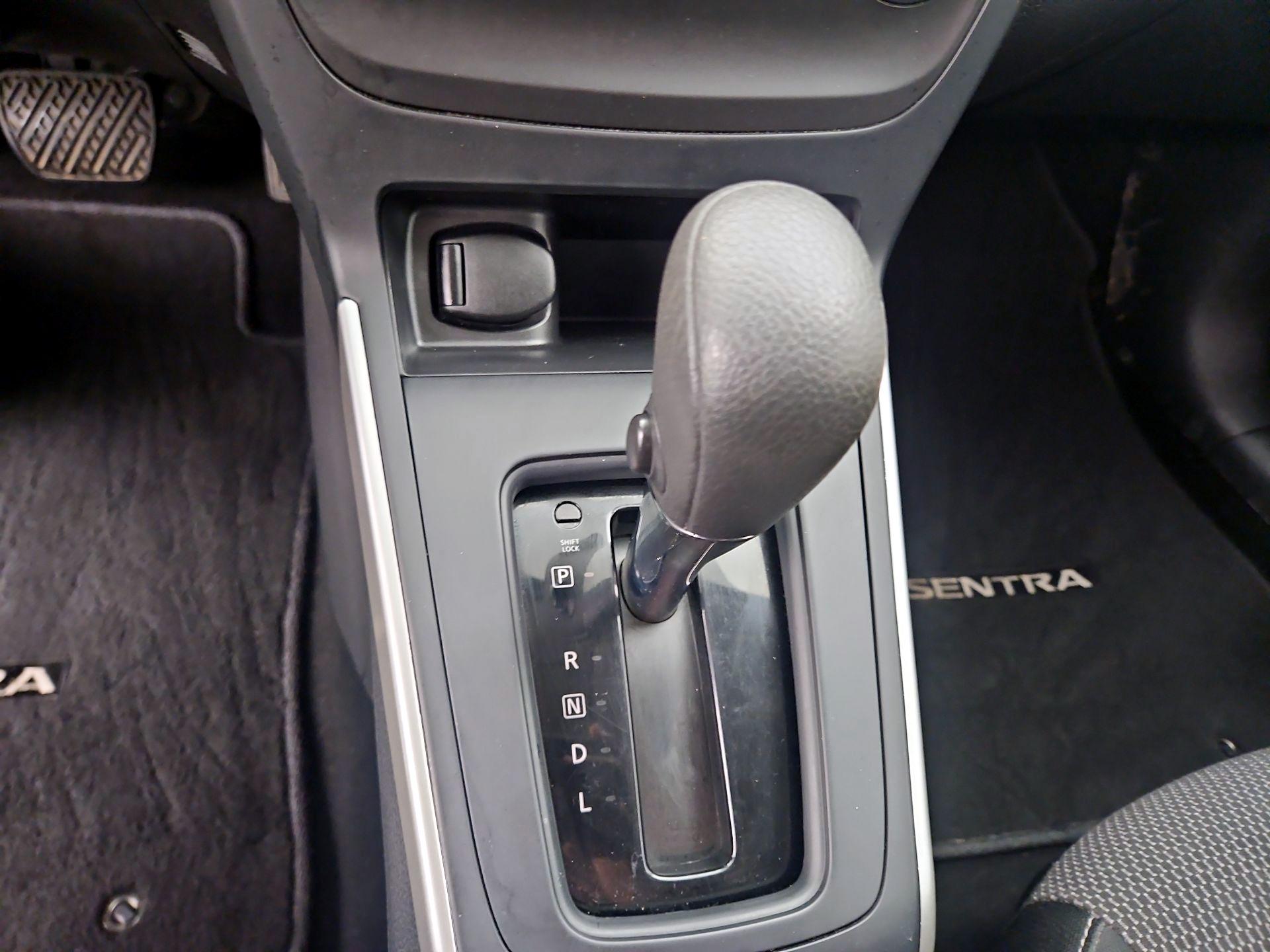 Thumbnail: 2019 Nissan Sentra - 17