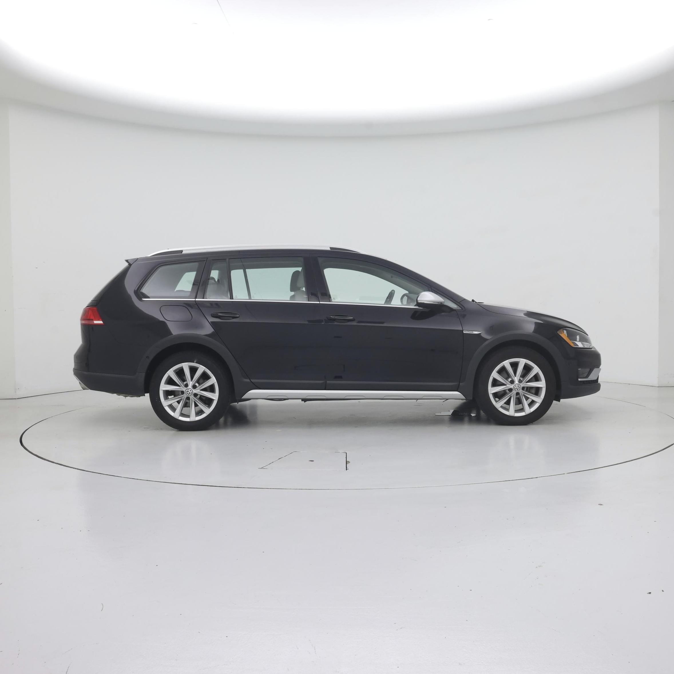 Thumbnail: 2017 Volkswagen Golf - 7